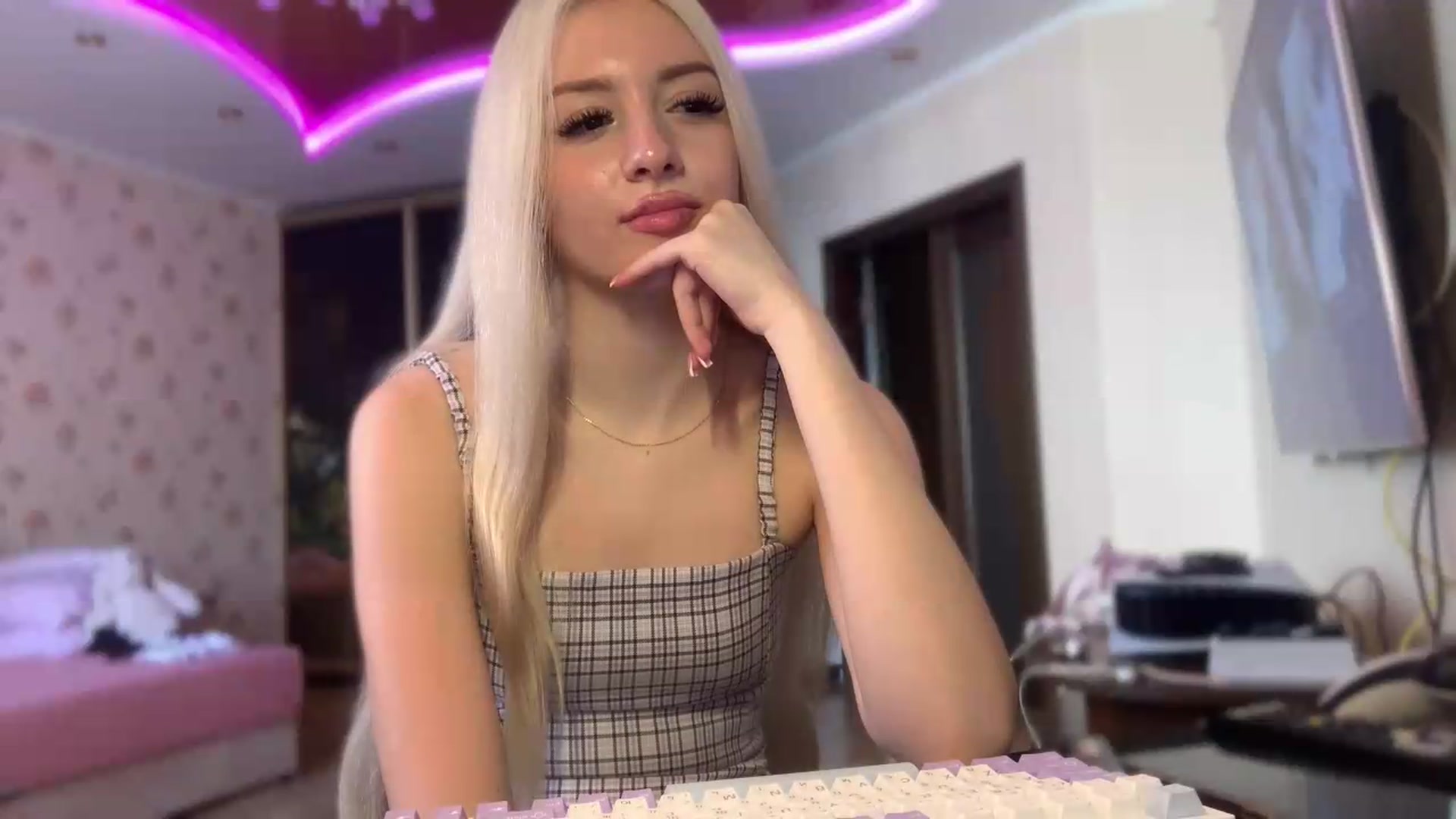 Gallery image thumbnail from SyndyRein's myfreecams stream on, 07/01/2026, 13:03 image 8 of 20