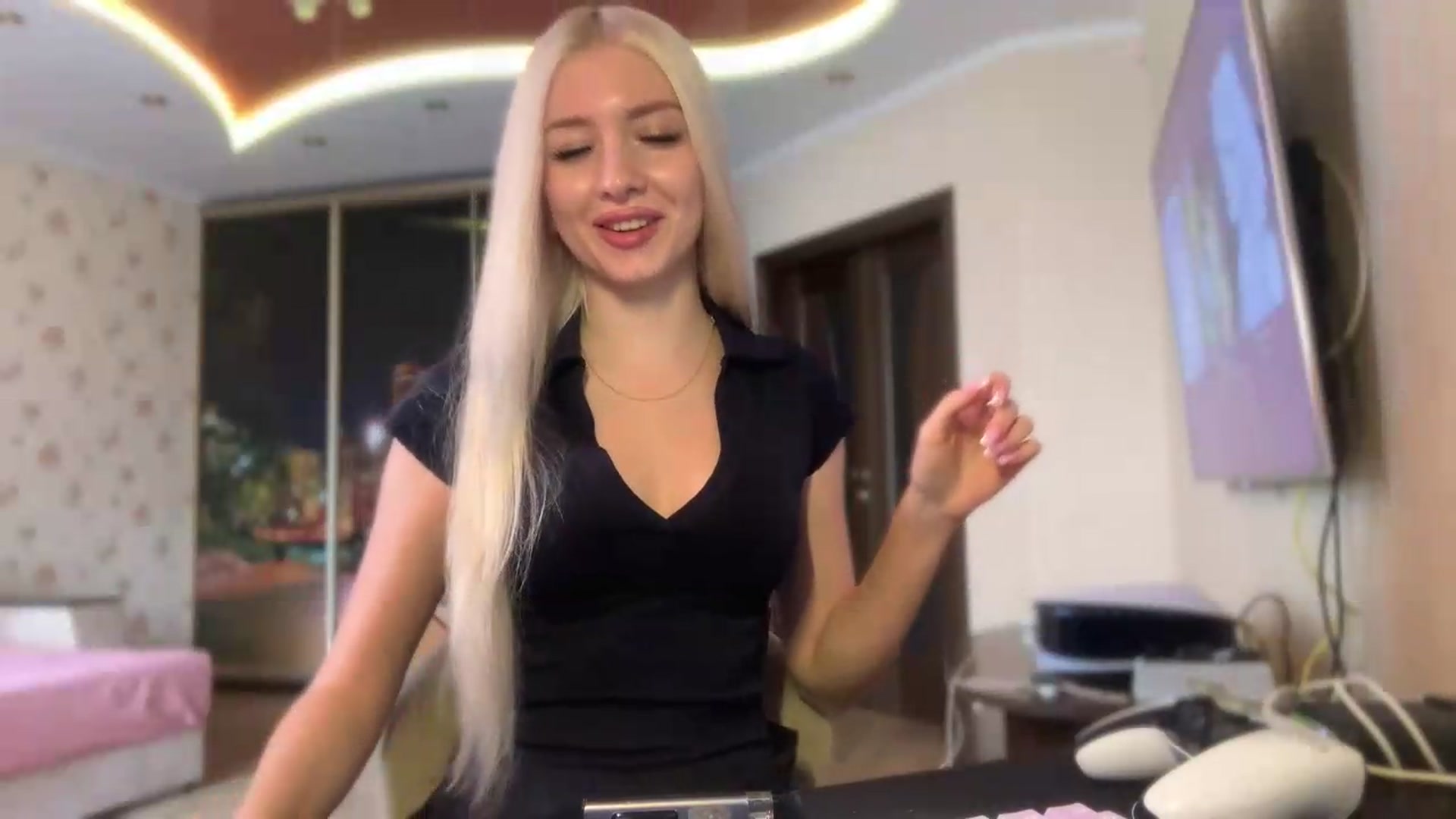 Gallery image thumbnail from SyndyRein's myfreecams stream on, 07/03/2026, 11:22 image 17 of 20