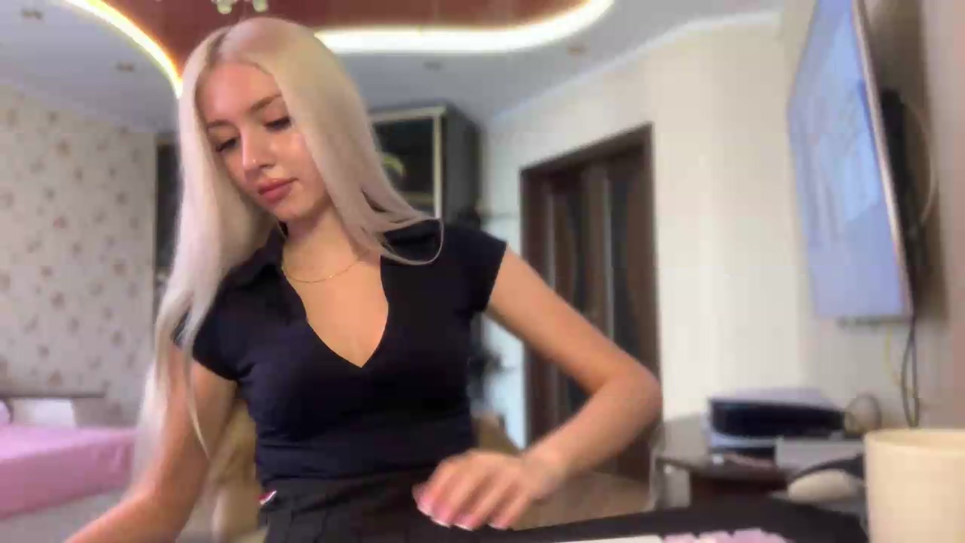 Gallery image thumbnail from SyndyRein's myfreecams stream on, 07/03/2026, 11:22 image 2 of 20