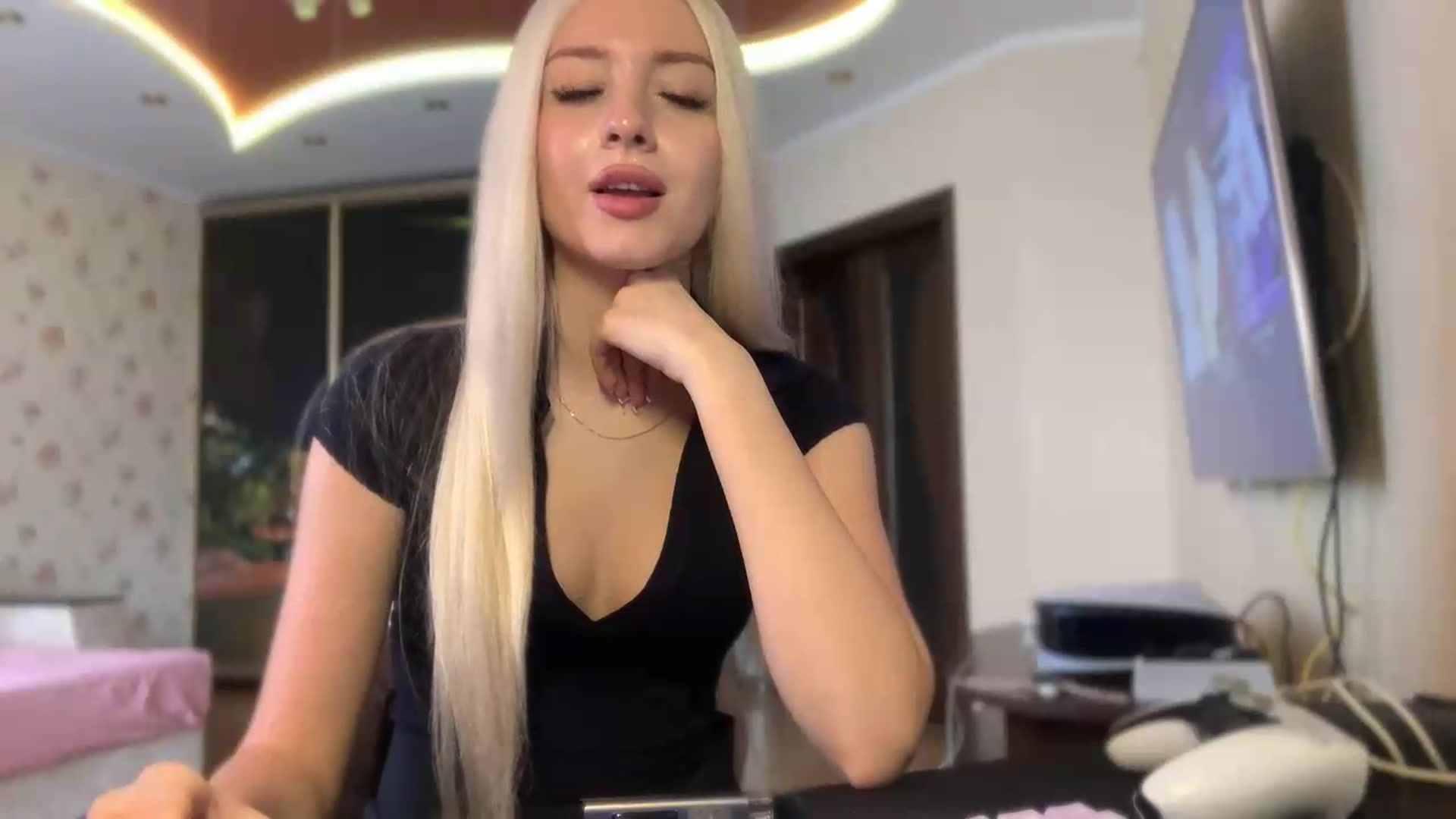 Gallery image thumbnail from SyndyRein's myfreecams stream on, 07/03/2026, 11:22 image 18 of 20