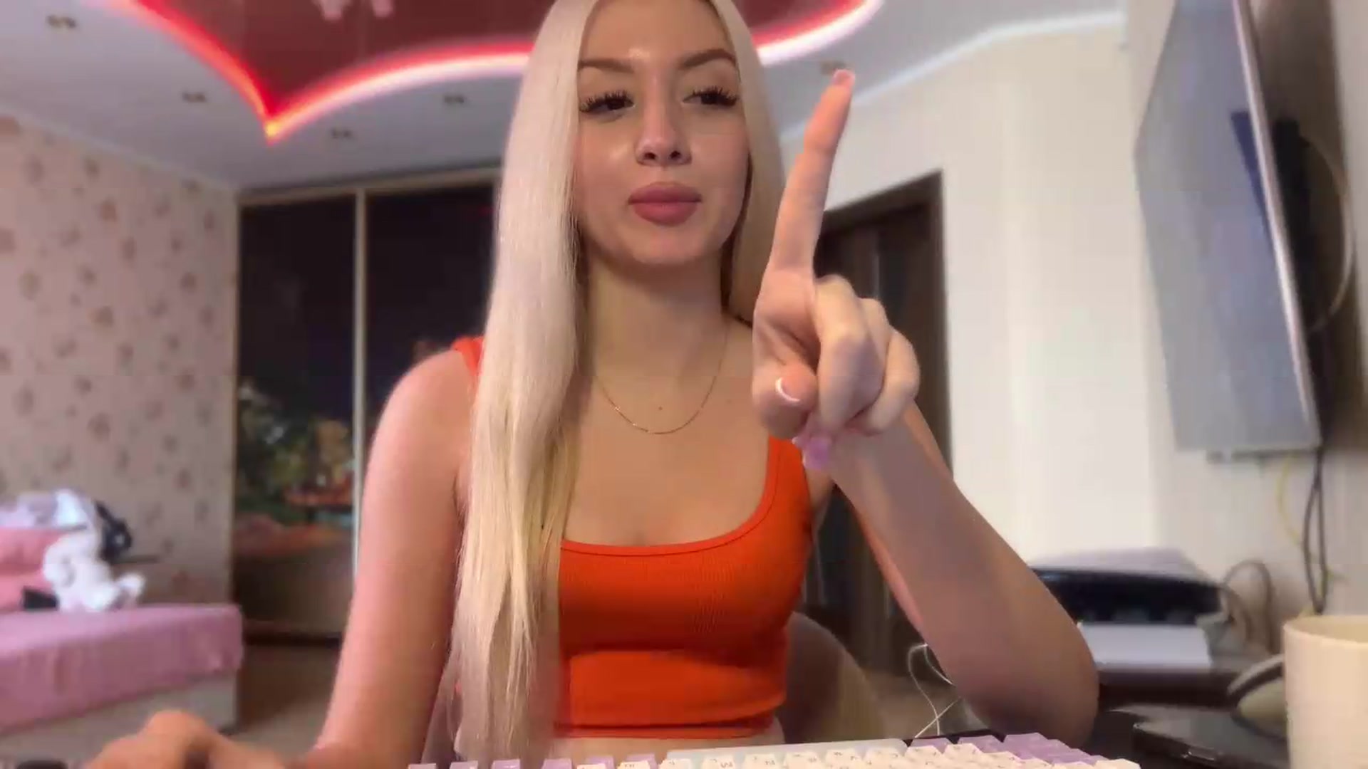 Gallery image thumbnail from SyndyRein's myfreecams stream on, 07/06/2026, 11:57 image 12 of 20