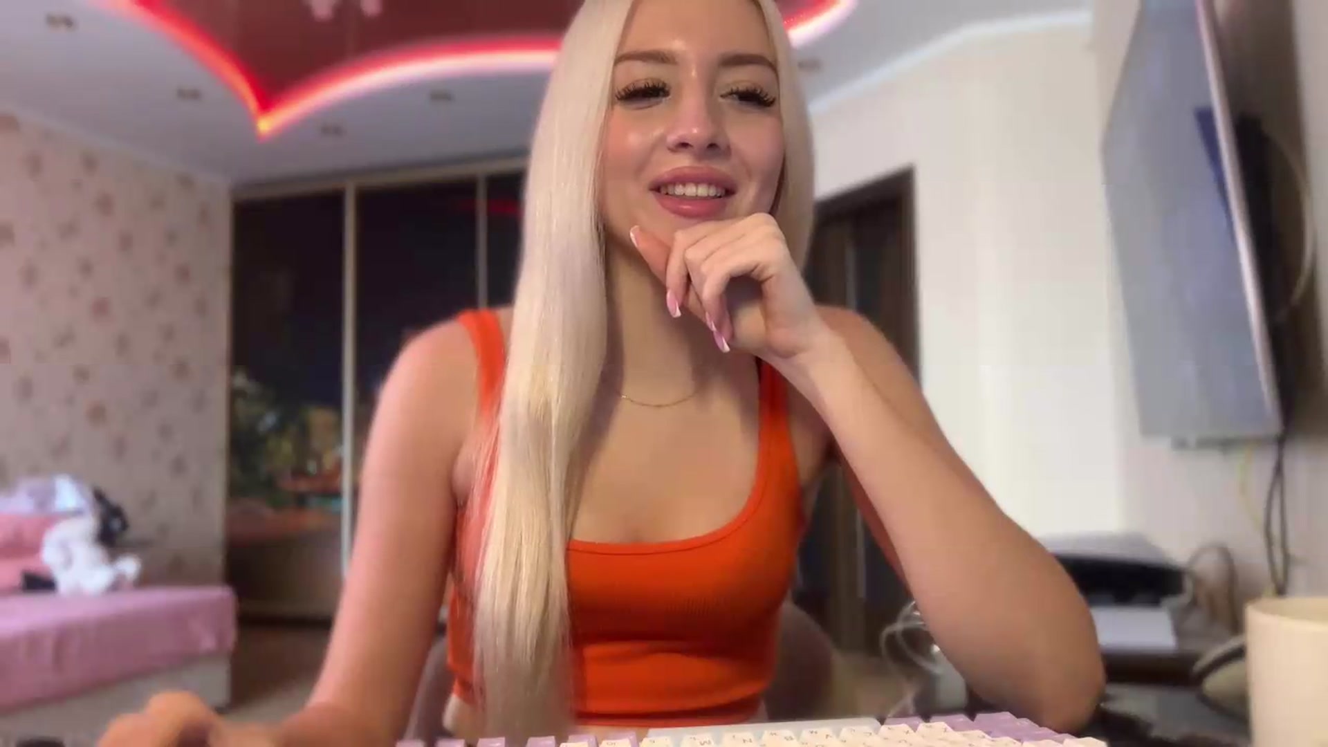 Gallery image thumbnail from SyndyRein's myfreecams stream on, 07/06/2026, 11:57 image 11 of 20