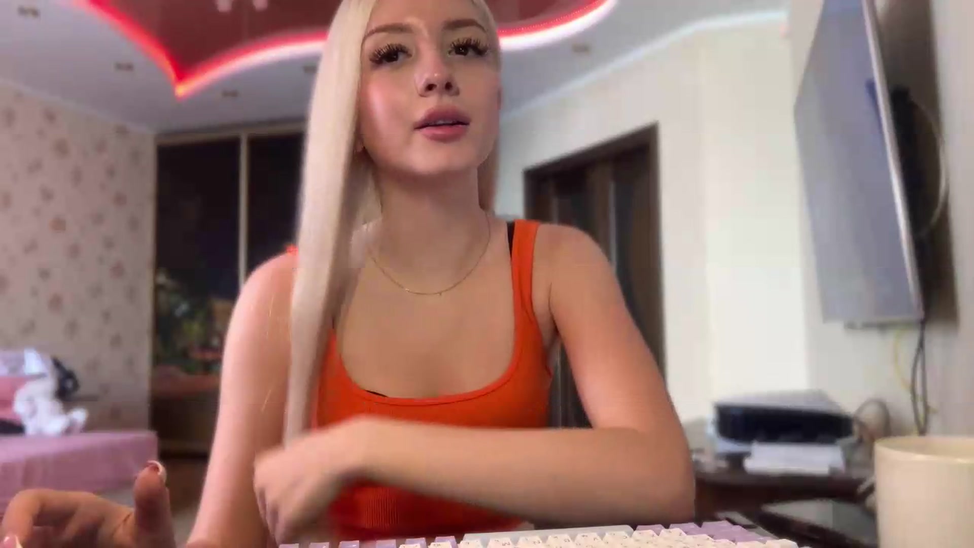 Gallery image thumbnail from SyndyRein's myfreecams stream on, 07/06/2026, 12:52 image 18 of 20