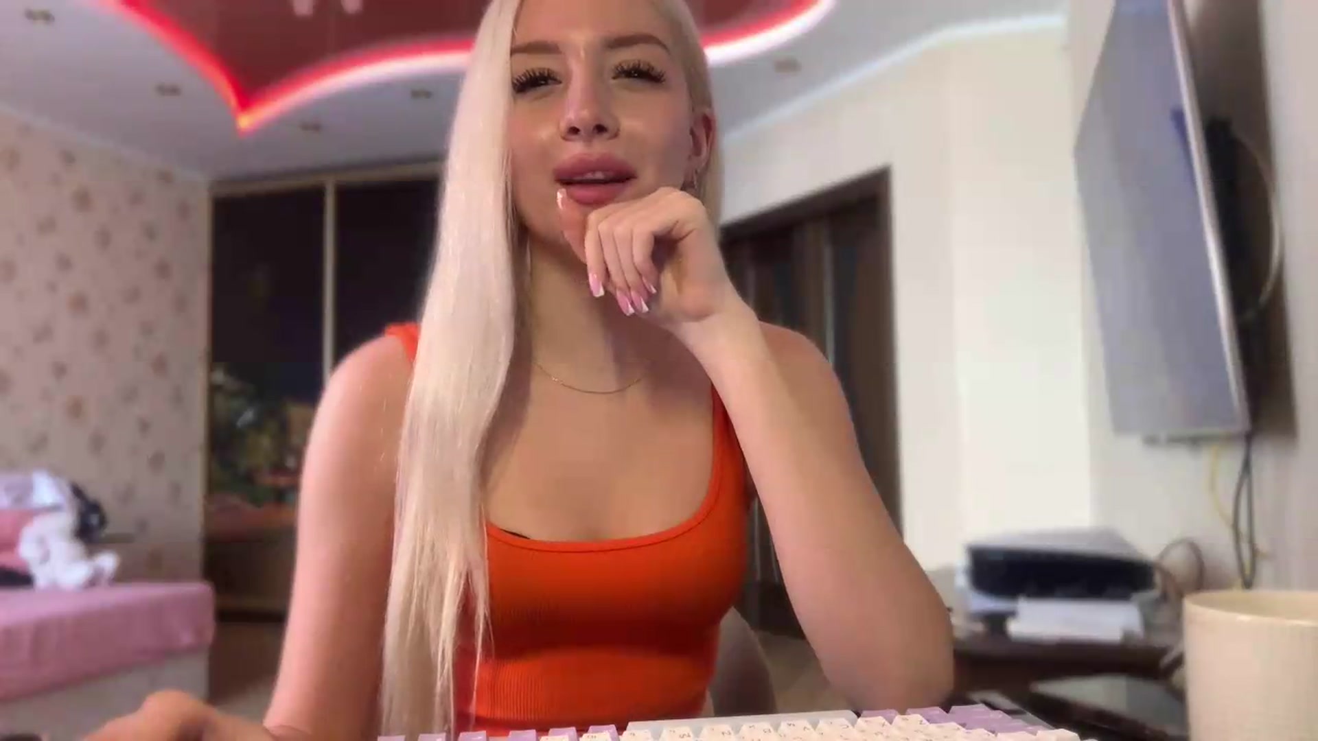 Gallery image thumbnail from SyndyRein's myfreecams stream on, 07/06/2026, 12:52 image 19 of 20