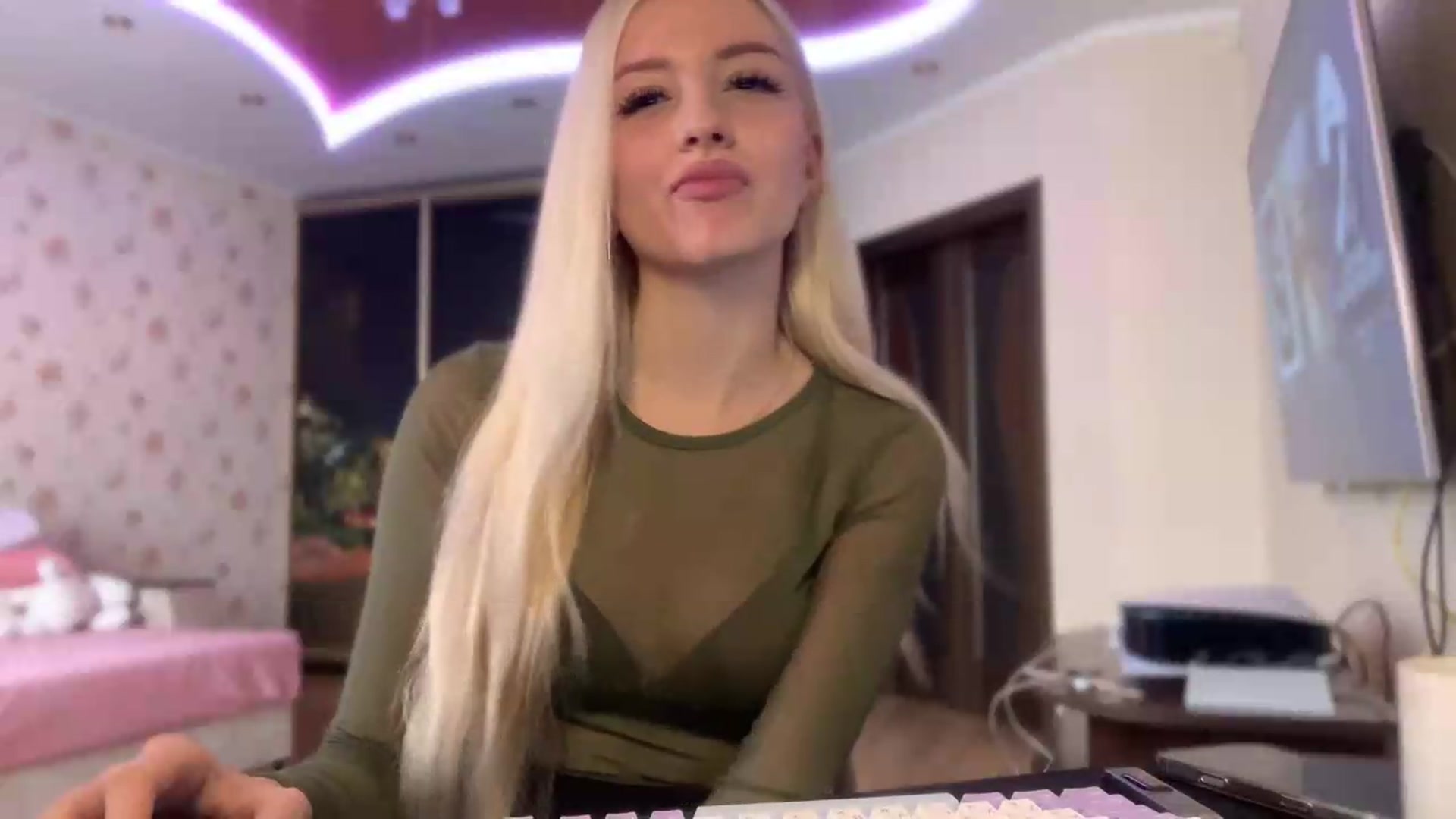 Gallery image thumbnail from SyndyRein's myfreecams stream on, 07/07/2026, 12:06 image 9 of 20