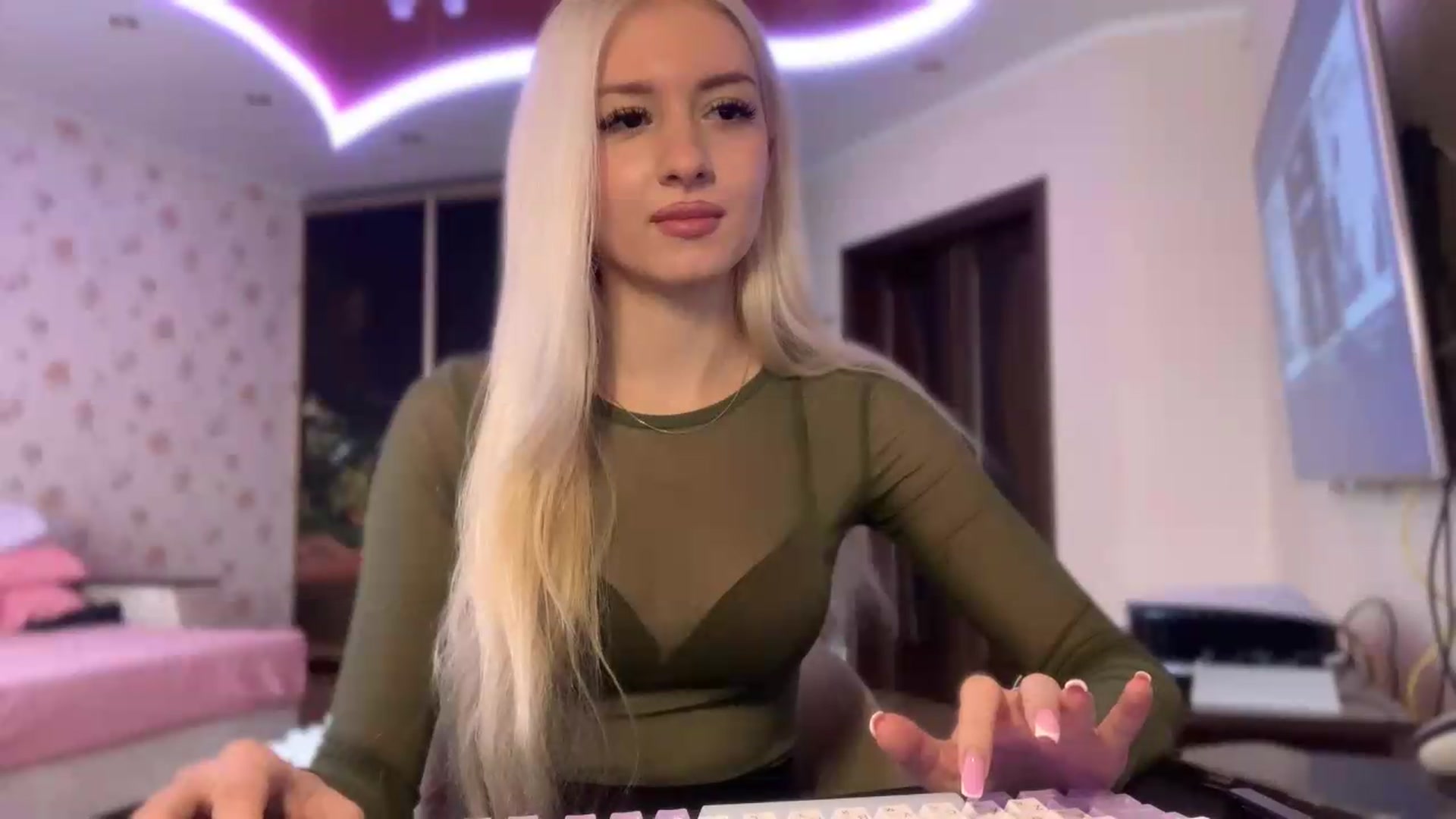Gallery image thumbnail from SyndyRein's myfreecams stream on, 07/07/2026, 12:06 image 4 of 20