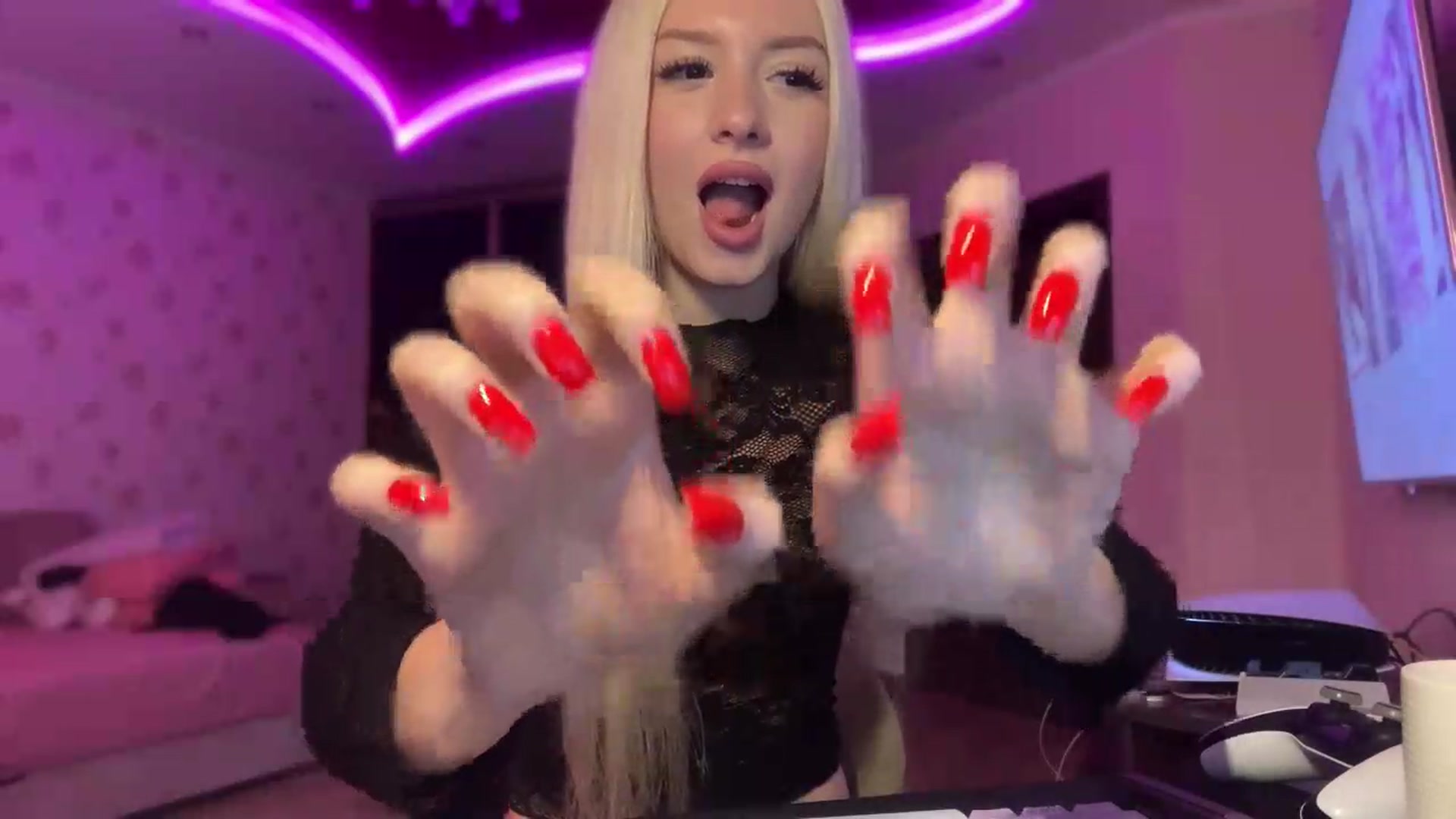 Gallery image thumbnail from SyndyRein's myfreecams stream on, 07/08/2026, 12:08 image 12 of 20