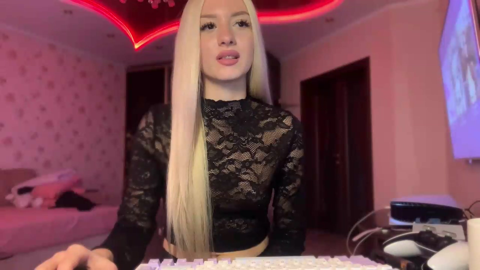 Gallery image thumbnail from SyndyRein's myfreecams stream on, 07/08/2026, 13:03 image 5 of 20