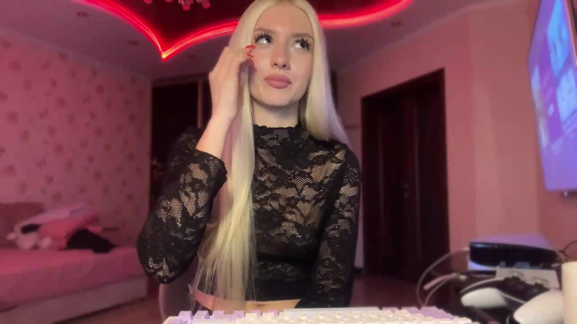 Gallery image thumbnail from SyndyRein's myfreecams stream on, 07/08/2026, 13:03 image 10 of 20