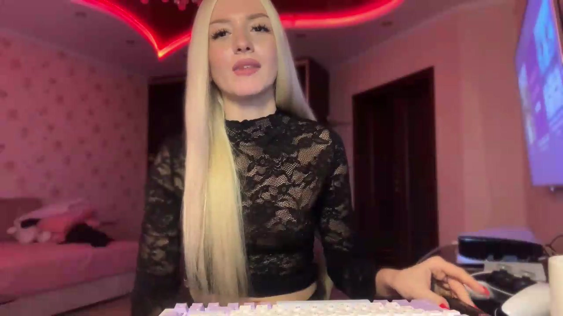 Gallery image thumbnail from SyndyRein's myfreecams stream on, 07/08/2026, 13:03 image 11 of 20