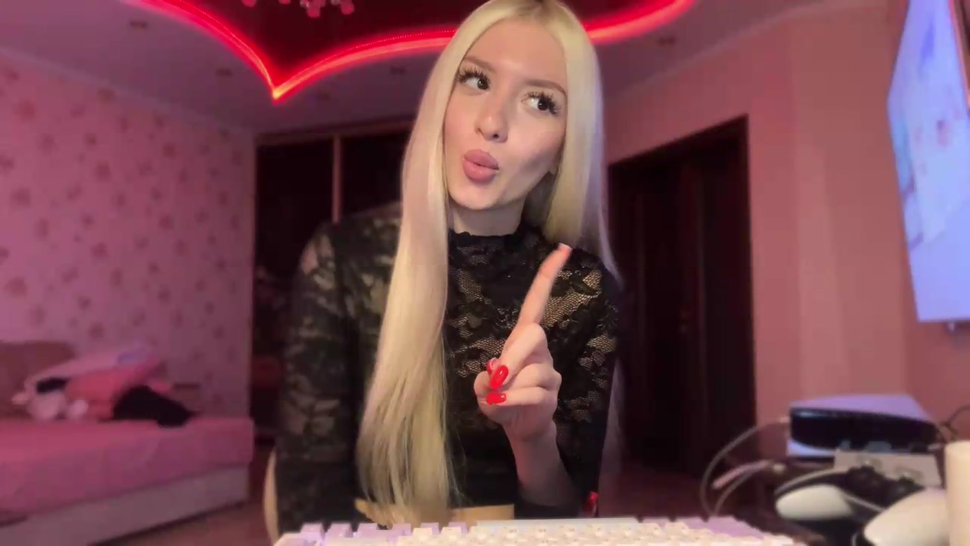 Gallery image thumbnail from SyndyRein's myfreecams stream on, 07/08/2026, 13:03 image 14 of 20