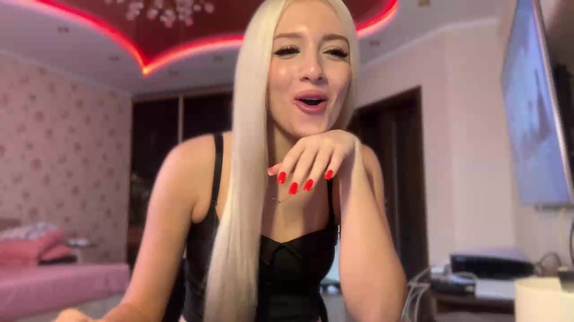 Gallery image thumbnail from SyndyRein's myfreecams stream on, 07/10/2026, 11:30 image 9 of 20