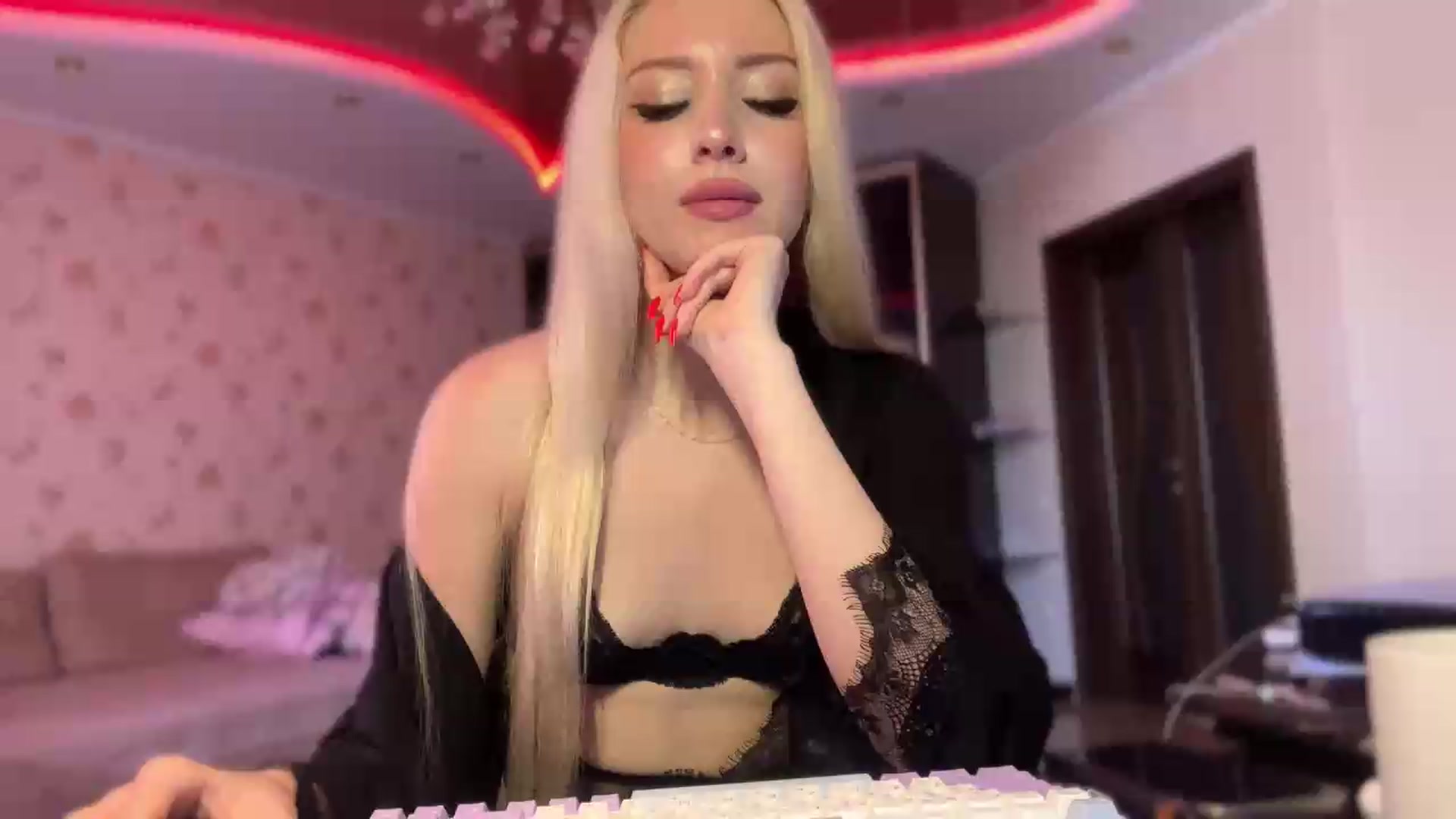 Gallery image thumbnail from SyndyRein's myfreecams stream on, 07/17/2026, 11:51 image 1 of 20