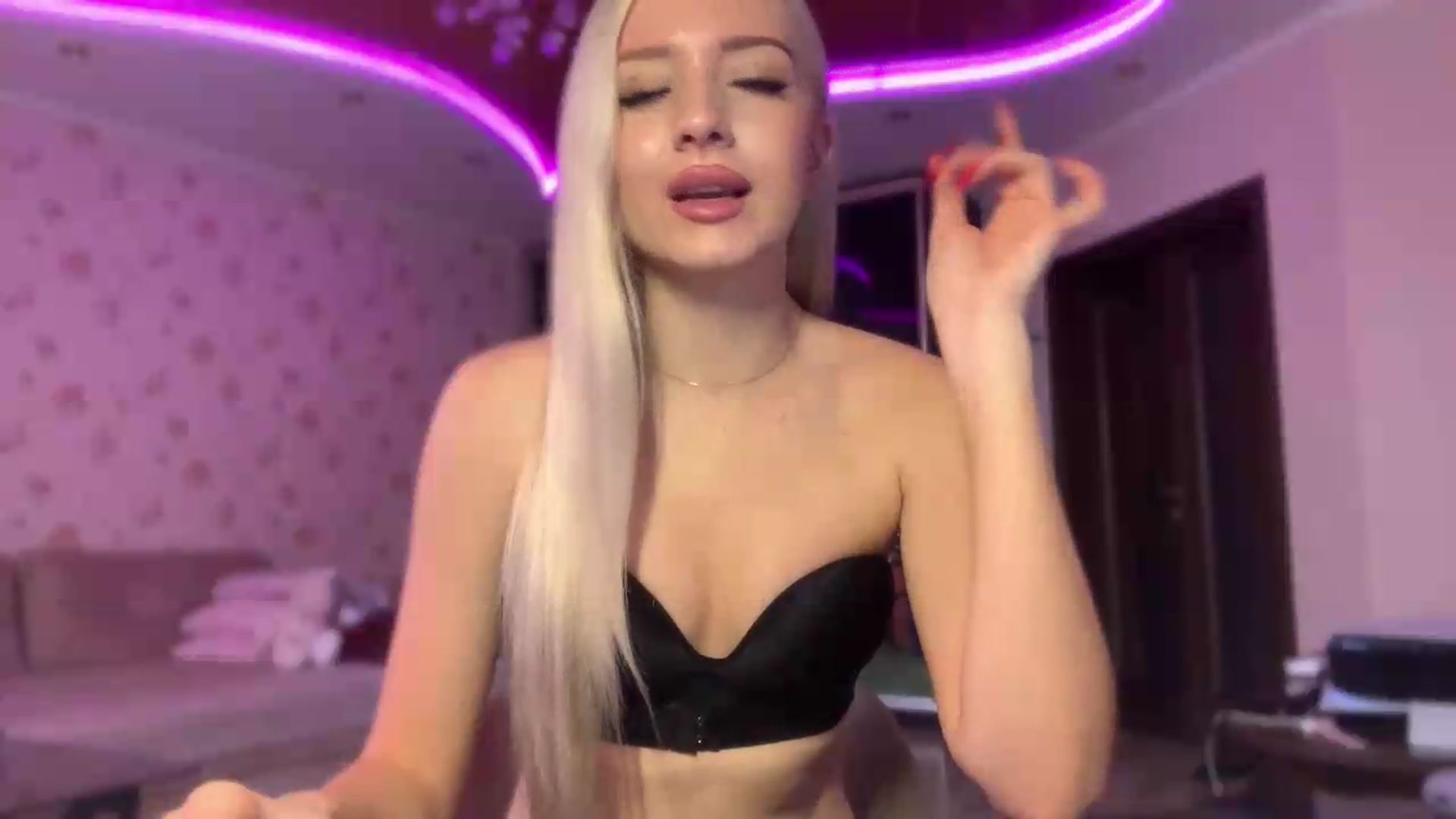 Gallery image thumbnail from SyndyRein's myfreecams stream on, 07/20/2026, 08:22 image 10 of 20