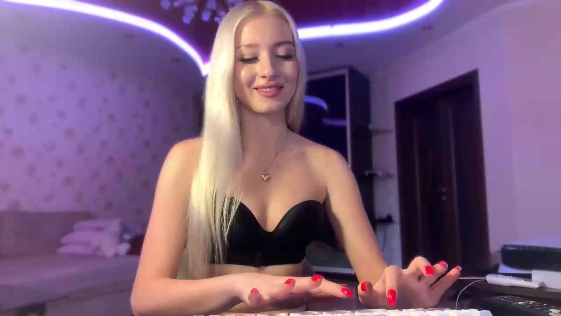 Gallery image thumbnail from SyndyRein's myfreecams stream on, 07/20/2026, 13:04 image 15 of 20
