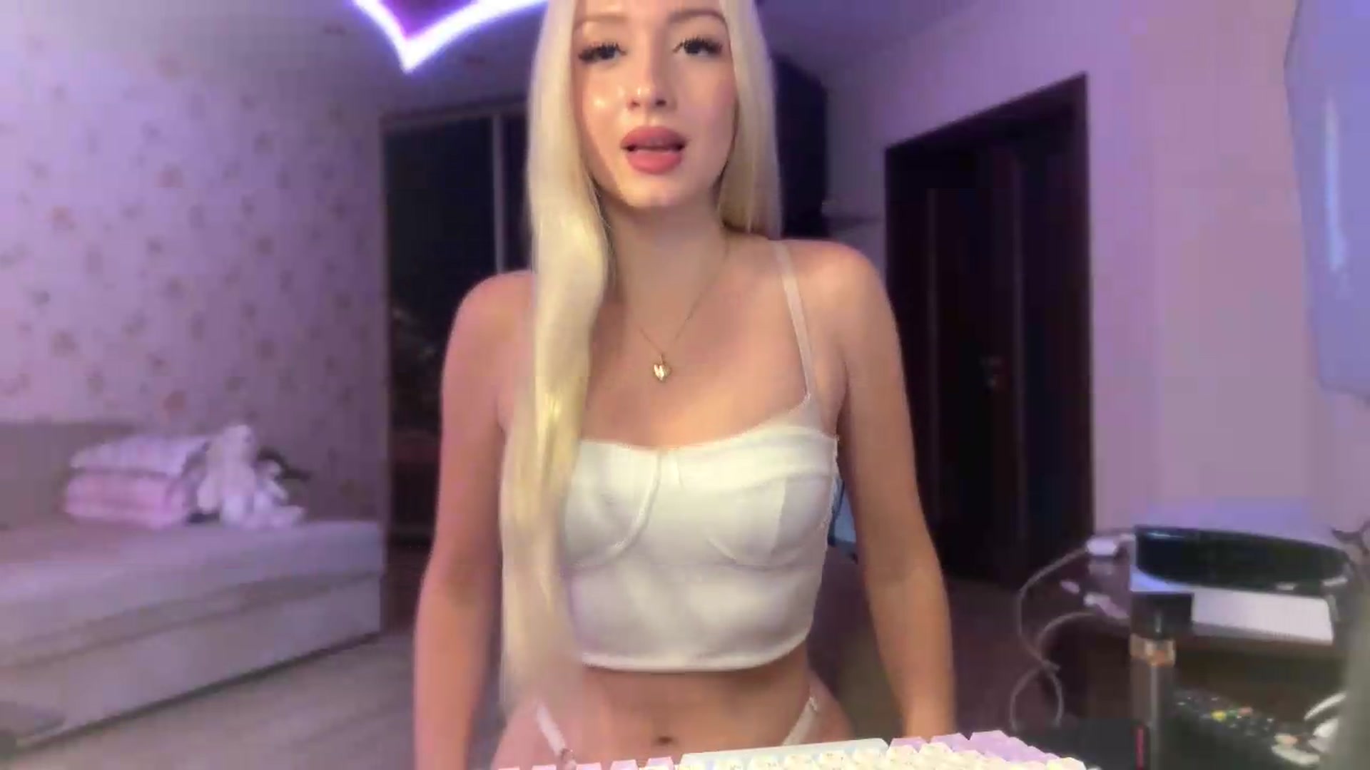 Gallery image thumbnail from SyndyRein's myfreecams stream on, 07/23/2026, 11:28 image 12 of 20