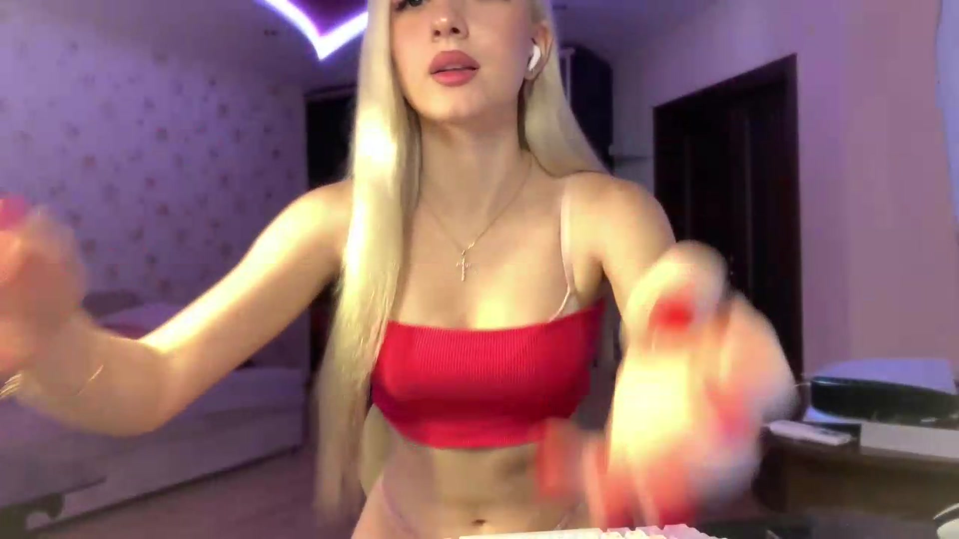 Gallery image thumbnail from SyndyRein's myfreecams stream on, 07/28/2026, 08:14 image 4 of 20