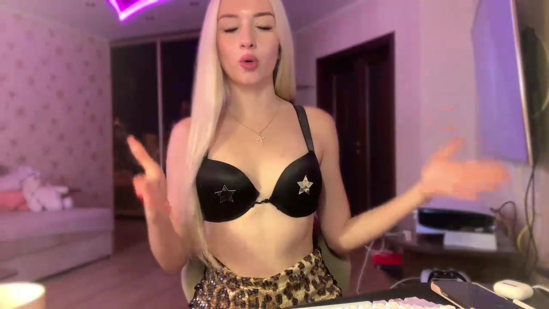 Gallery image thumbnail from SyndyRein's myfreecams stream on, 08/03/2026, 12:53 image 12 of 20