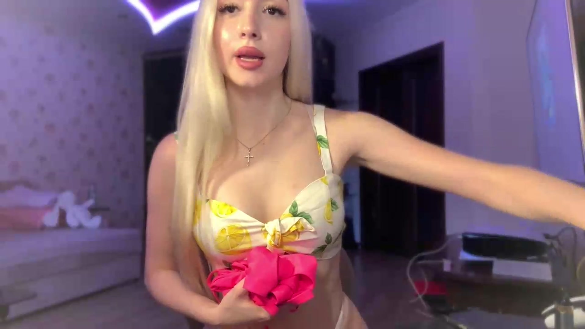 Gallery image thumbnail from SyndyRein's myfreecams stream on, 08/04/2026, 11:00 image 5 of 20