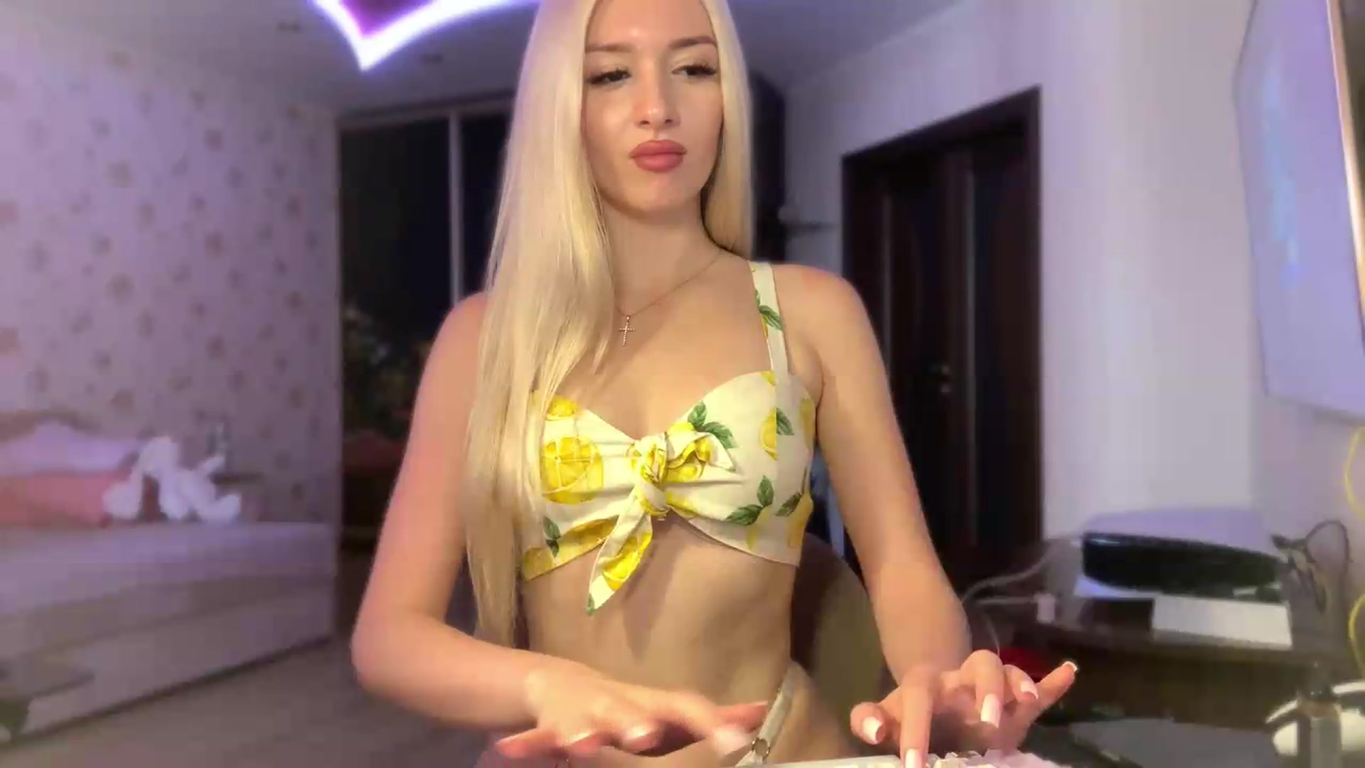 Gallery image thumbnail from SyndyRein's myfreecams stream on, 08/04/2026, 11:00 image 6 of 20