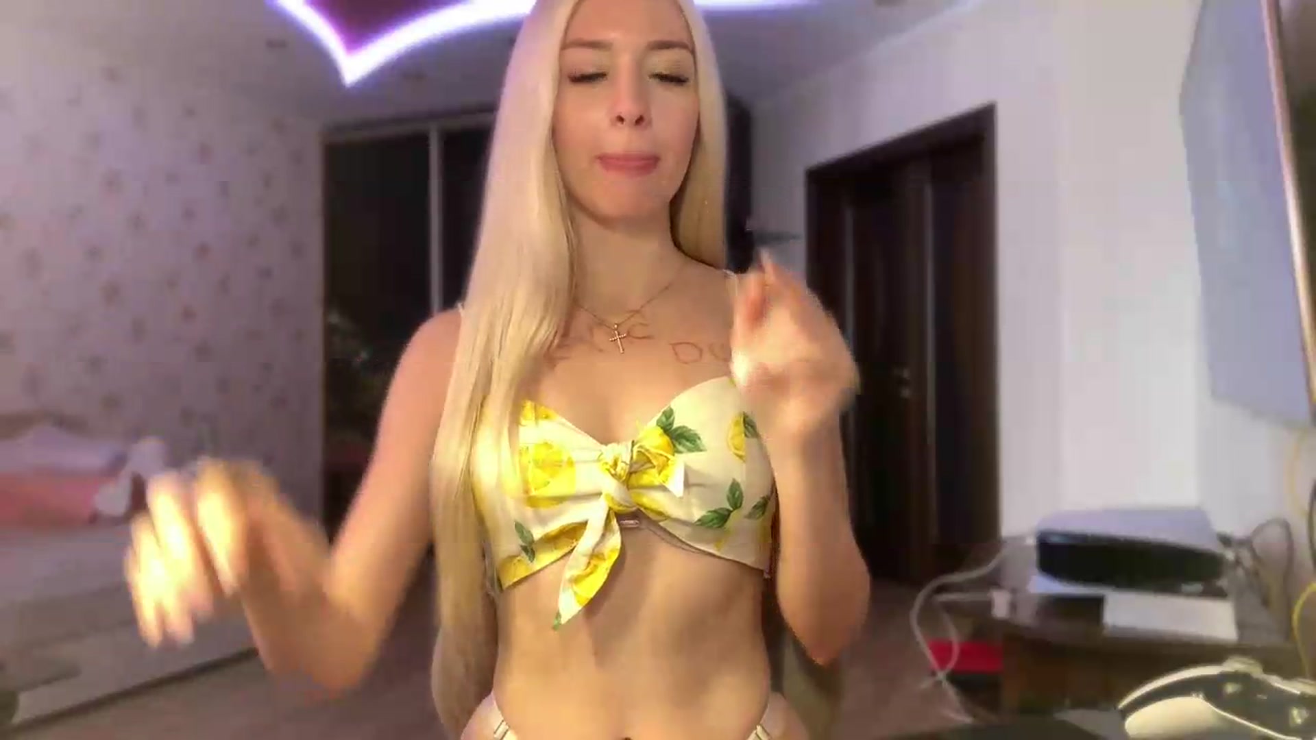 Gallery image thumbnail from SyndyRein's myfreecams stream on, 08/04/2026, 13:12 image 18 of 20