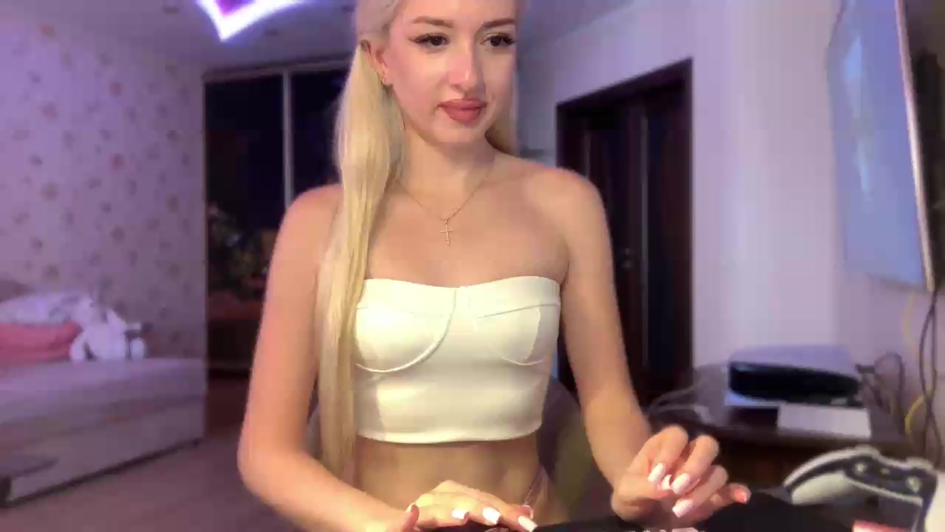 Gallery image thumbnail from SyndyRein's myfreecams stream on, 08/06/2026, 11:05 image 10 of 20