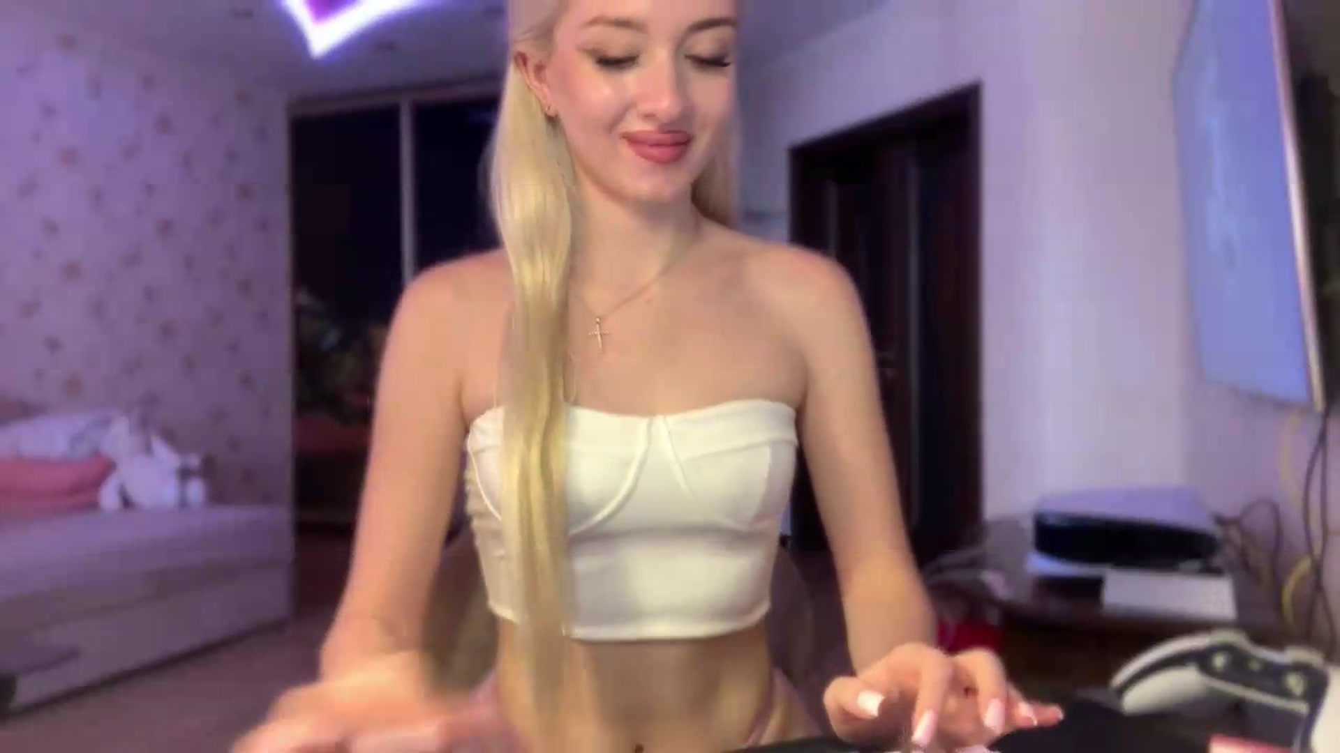 Gallery image thumbnail from SyndyRein's myfreecams stream on, 08/06/2026, 11:05 image 7 of 20