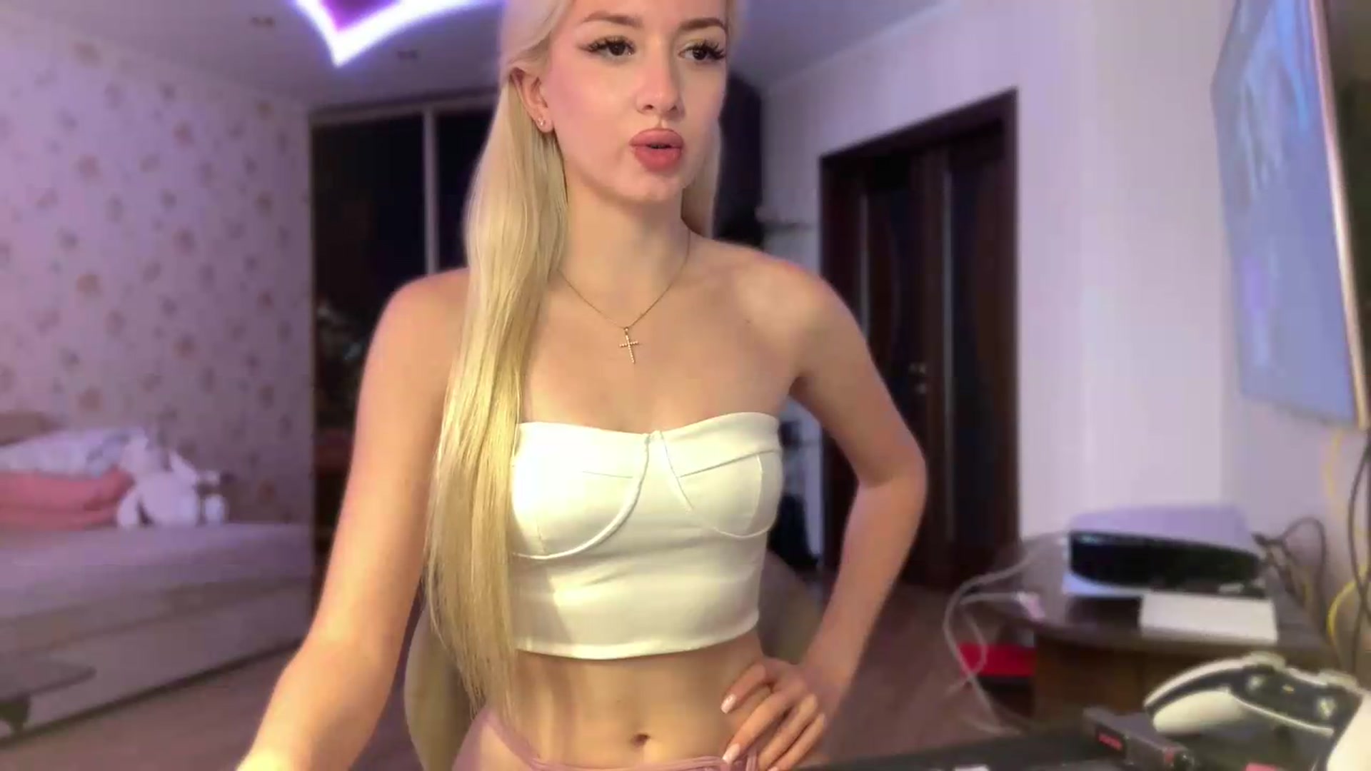 Gallery image thumbnail from SyndyRein's myfreecams stream on, 08/06/2026, 11:30 image 7 of 20