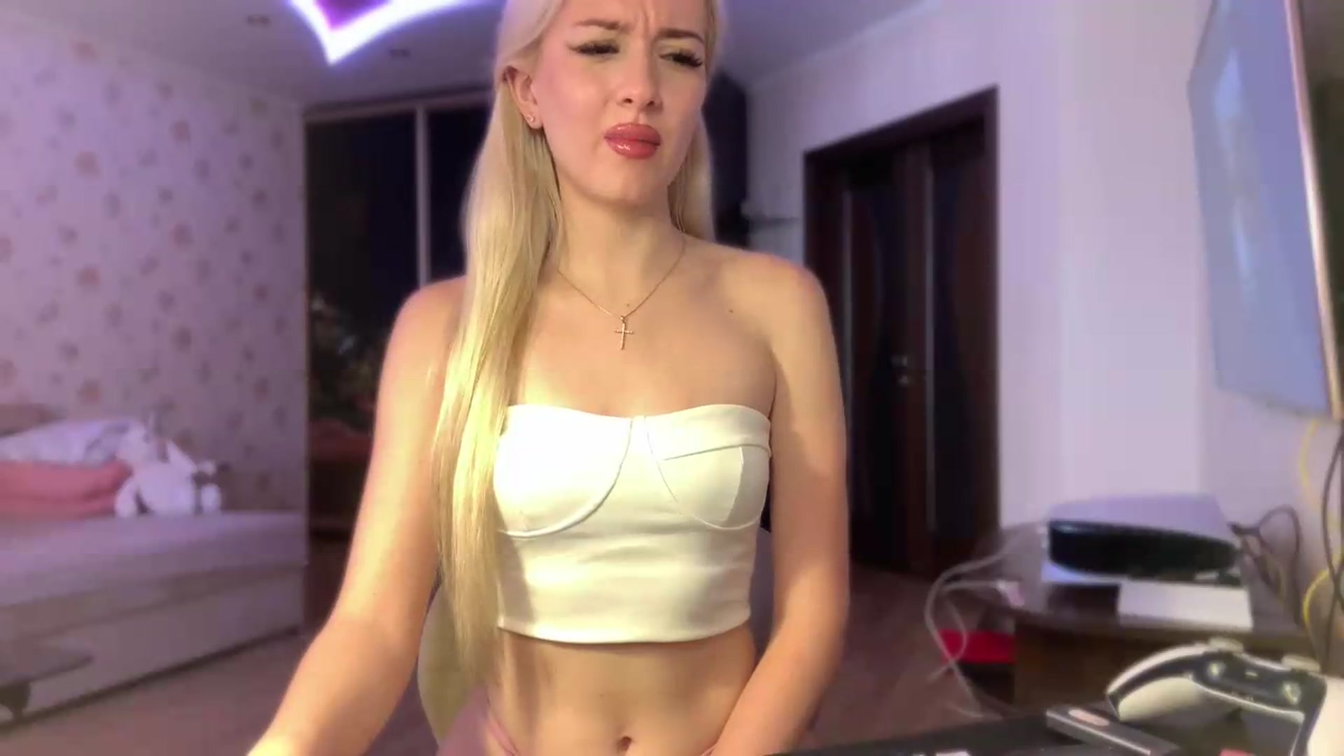 Gallery image thumbnail from SyndyRein's myfreecams stream on, 08/06/2026, 11:30 image 15 of 20