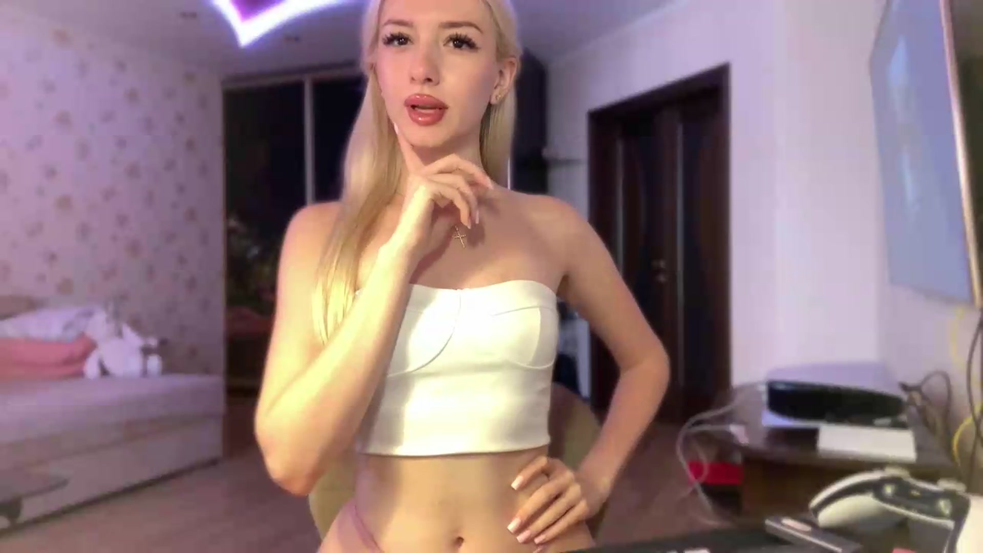 Gallery image thumbnail from SyndyRein's myfreecams stream on, 08/06/2026, 11:30 image 16 of 20