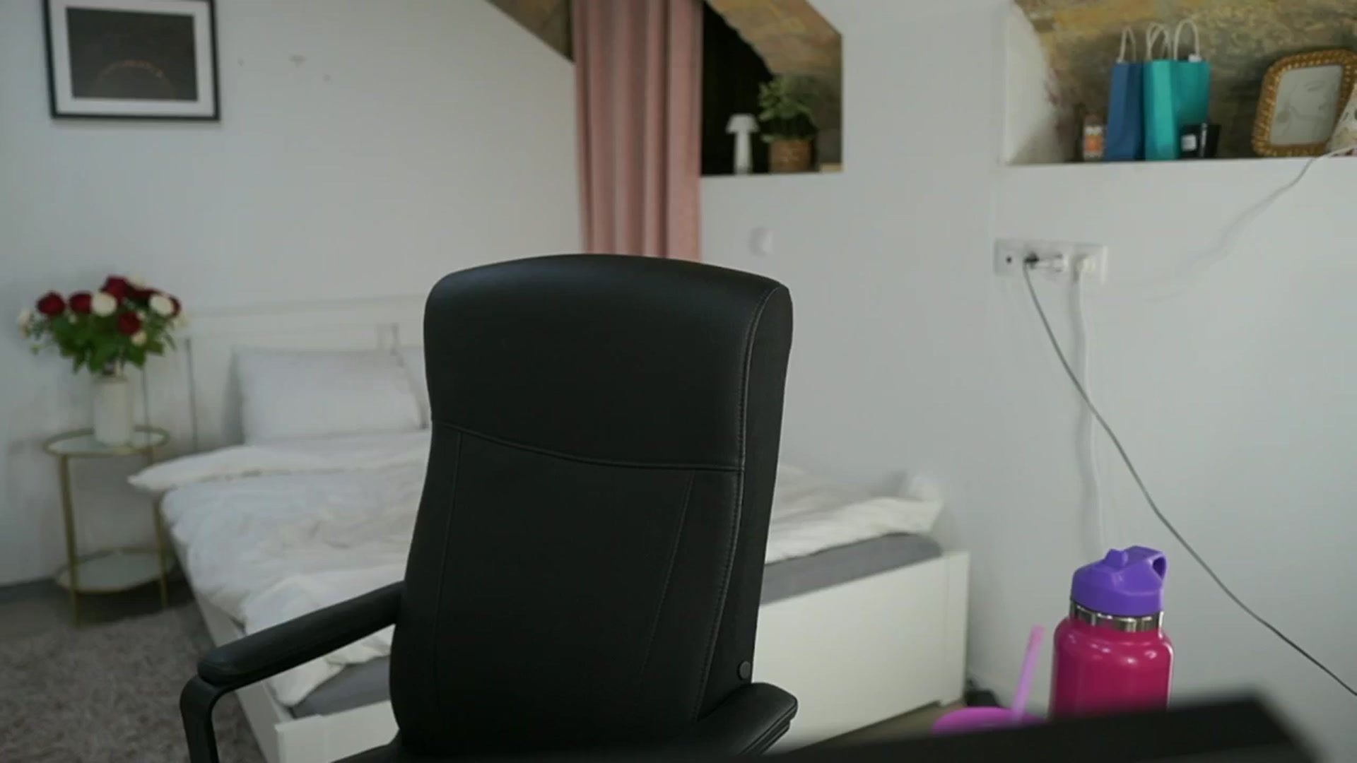 Gallery image thumbnail from Synne__glows's myfreecams stream on, 07/24/2025, 13:36 image 15 of 20