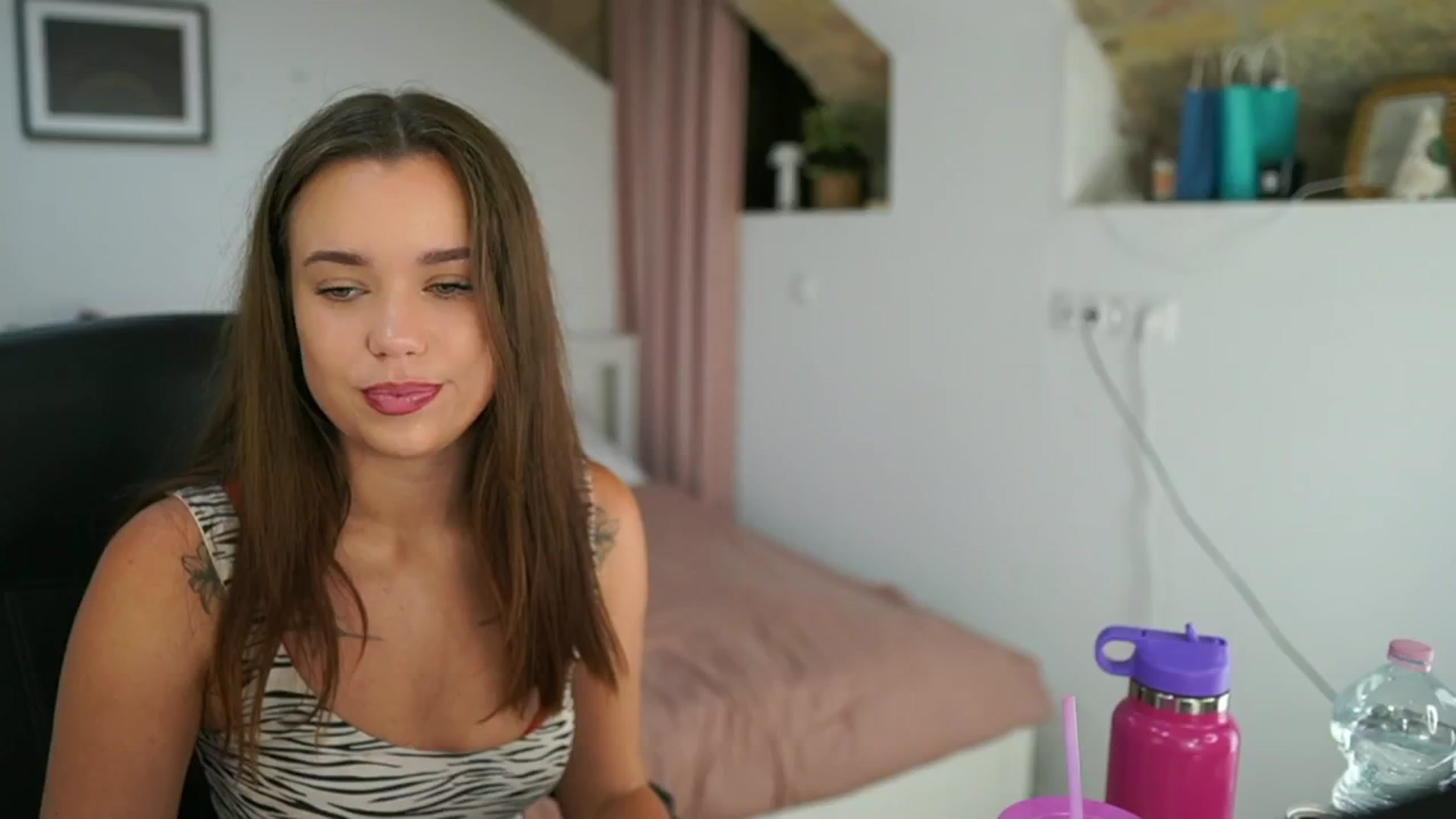 Gallery image thumbnail from Synne__glows's myfreecams stream on, 07/29/2025, 13:58 image 20 of 20