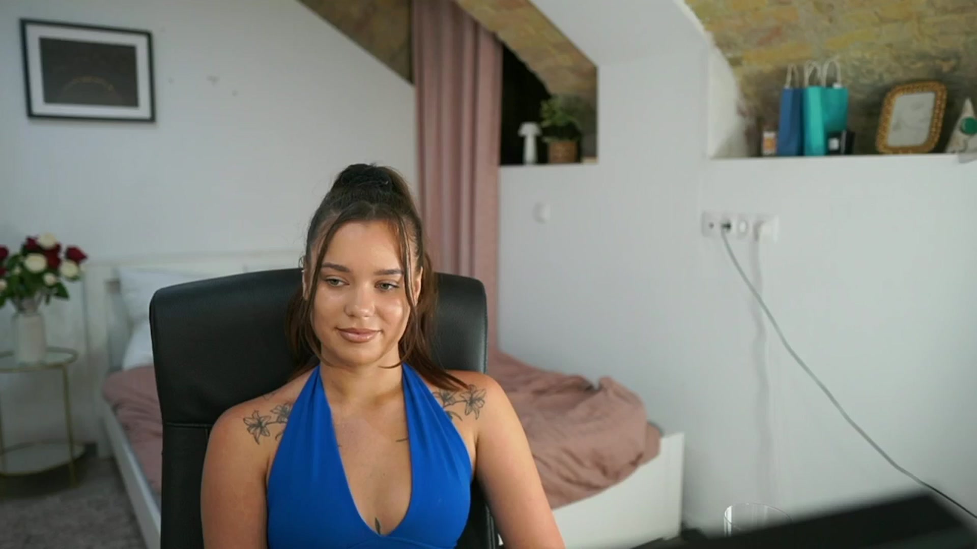 Gallery image thumbnail from Synne__glows's myfreecams stream on, 08/01/2025, 15:27 image 20 of 20