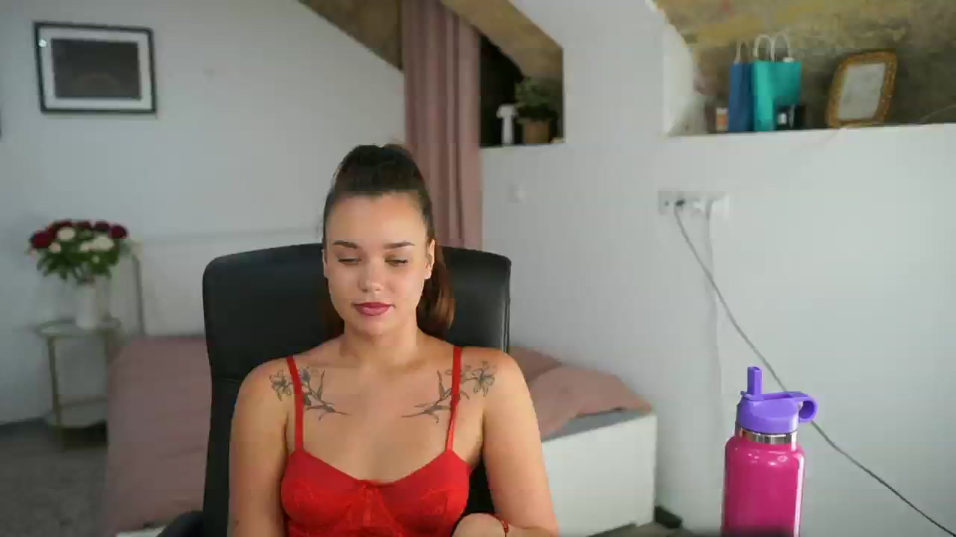 Gallery image thumbnail from Synne__glows's myfreecams stream on, 08/05/2025, 17:18 image 20 of 20