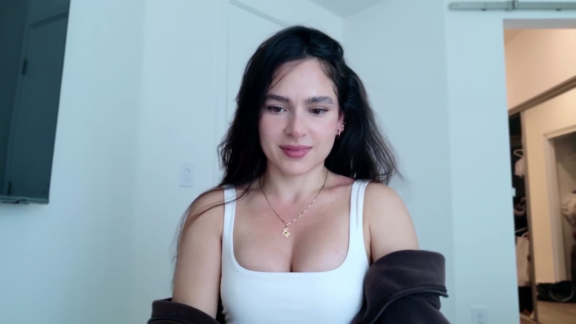 Gallery image thumbnail from TATATYLEY's myfreecams stream on, 07/16/2025, 24:00 image 7 of 20