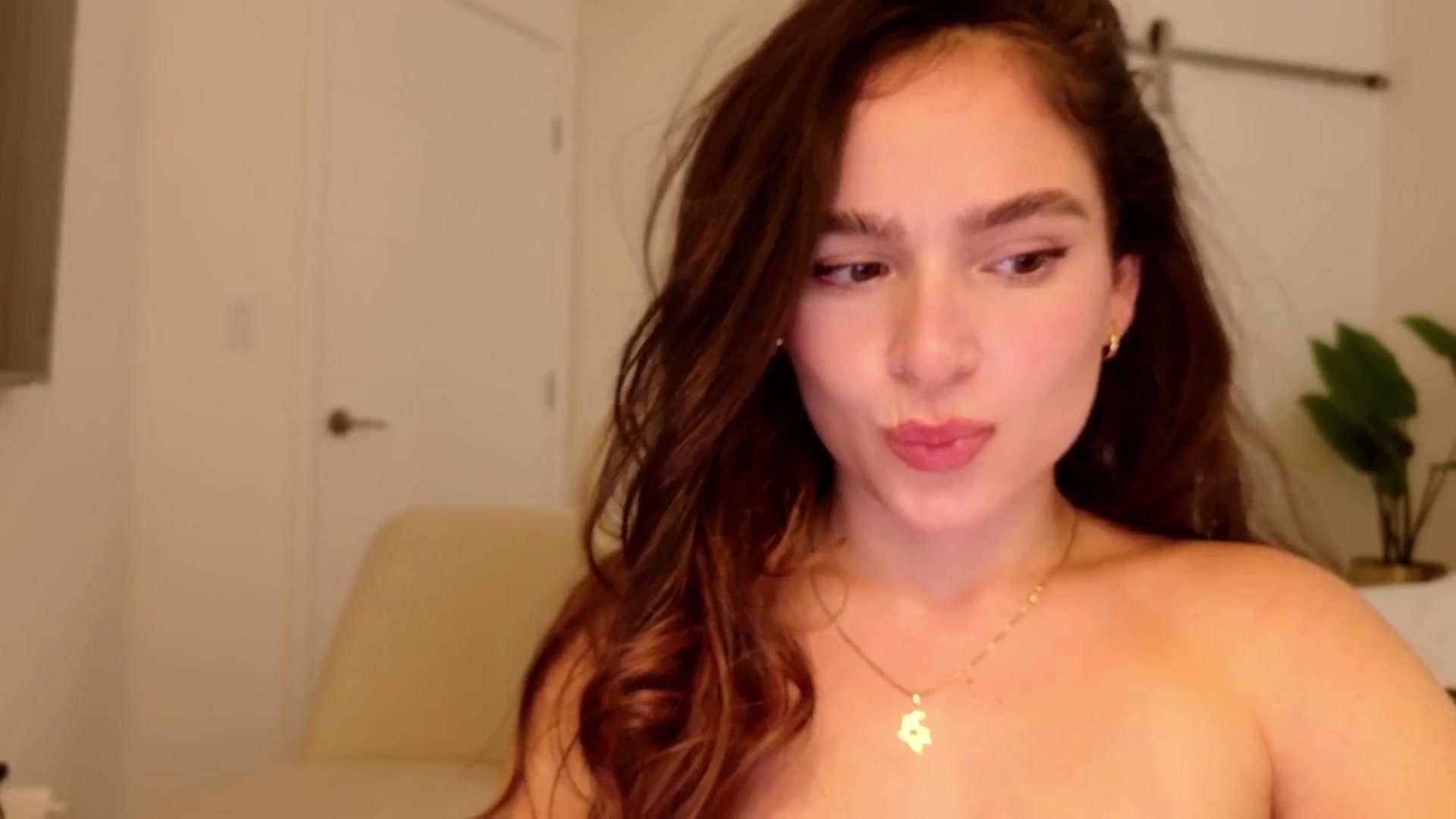 Gallery image thumbnail from TATATYLEY's myfreecams stream on, 07/20/2025, 04:30 image 17 of 20