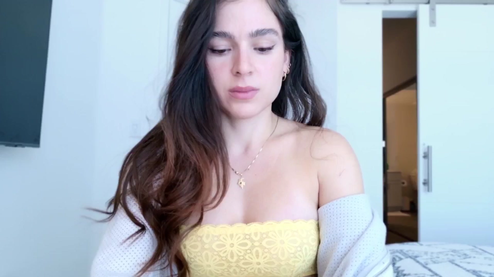 Gallery image thumbnail from TATATYLEY's myfreecams stream on, 07/29/2025, 24:32 image 13 of 20
