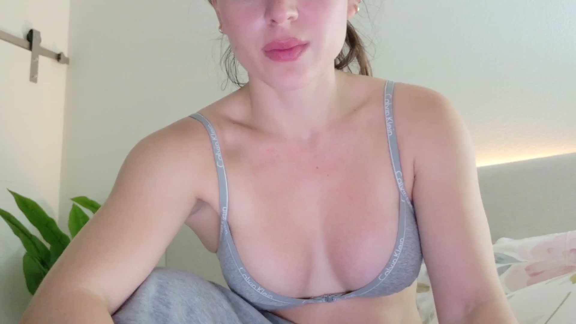 Gallery image thumbnail from TATATYLEY's myfreecams stream on, 09/16/2025, 04:23 image 6 of 20