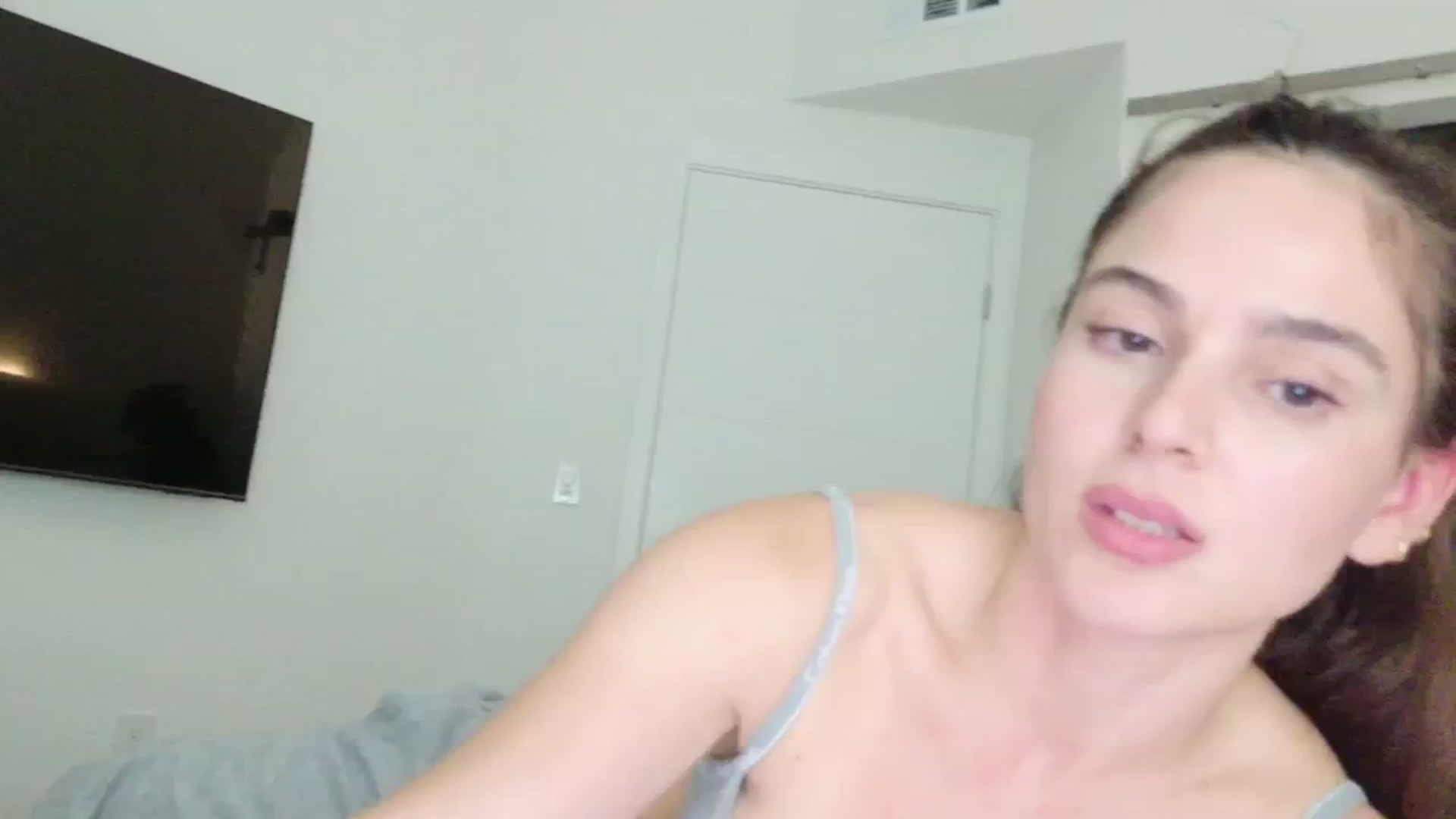 Gallery image thumbnail from TATATYLEY's myfreecams stream on, 09/16/2025, 04:23 image 11 of 20