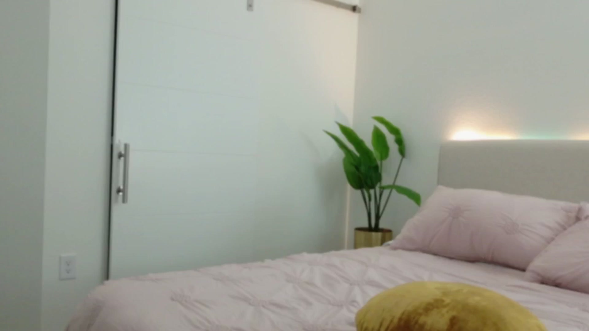 Gallery image thumbnail from TATATYLEY's myfreecams stream on, 09/24/2025, 03:52 image 15 of 20