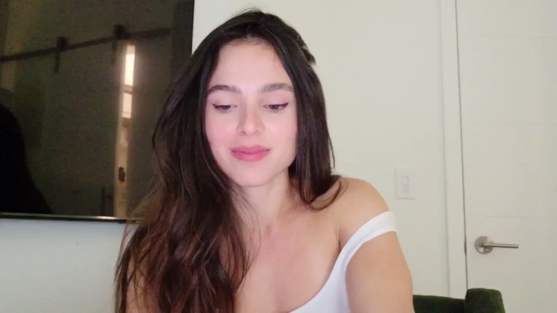 Gallery image thumbnail from TATATYLEY's myfreecams stream on, 09/27/2025, 02:54 image 18 of 20