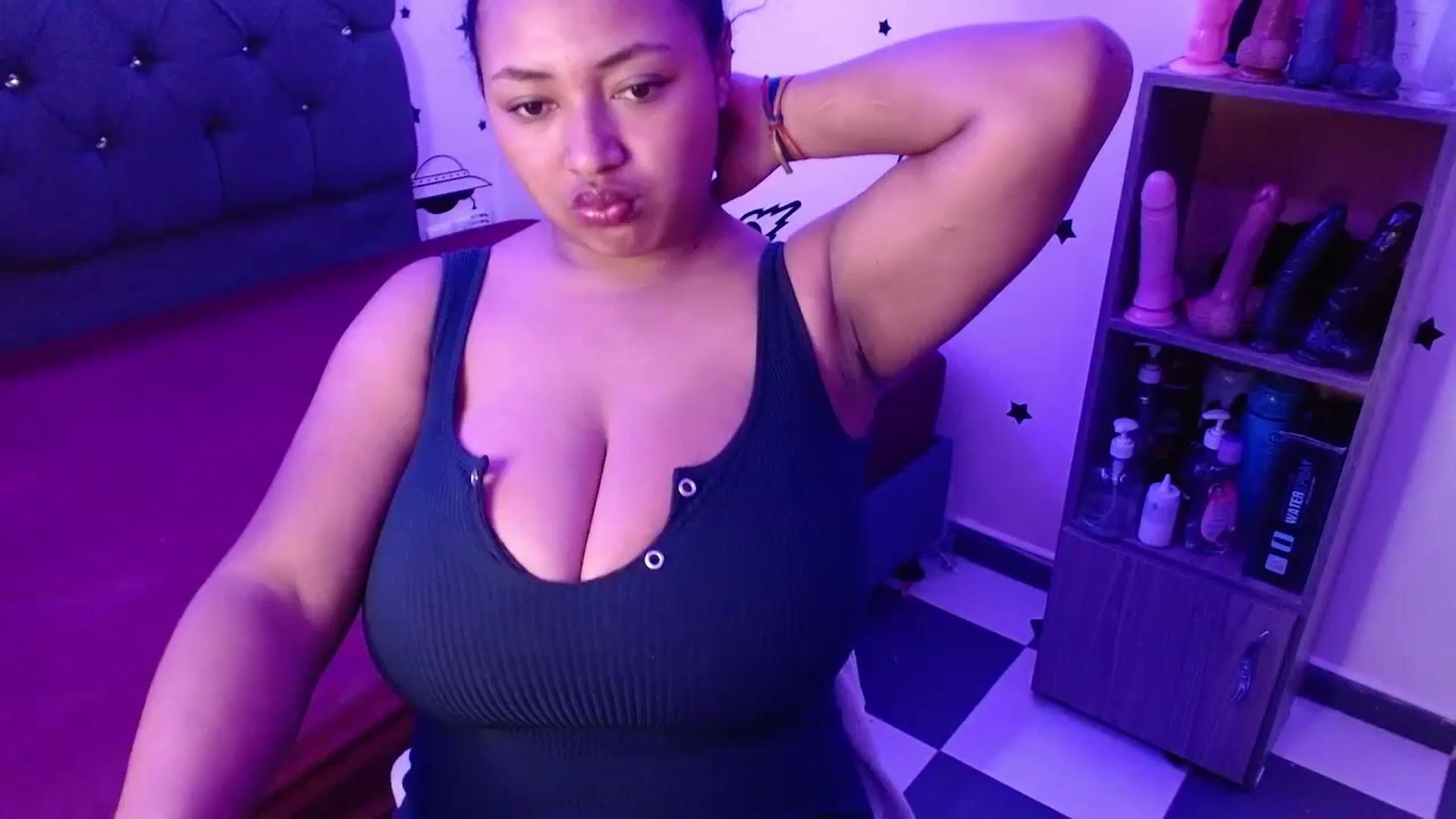 Gallery image thumbnail from TATIANA_WD's myfreecams stream on, 12/24/2024, 13:00 image 10 of 20
