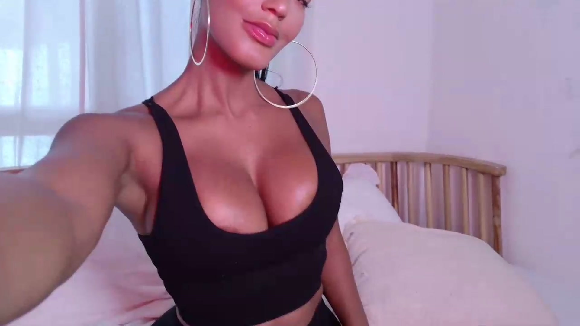 Gallery image thumbnail from TATIANNA's myfreecams stream on, 07/24/2026, 04:59 image 3 of 20