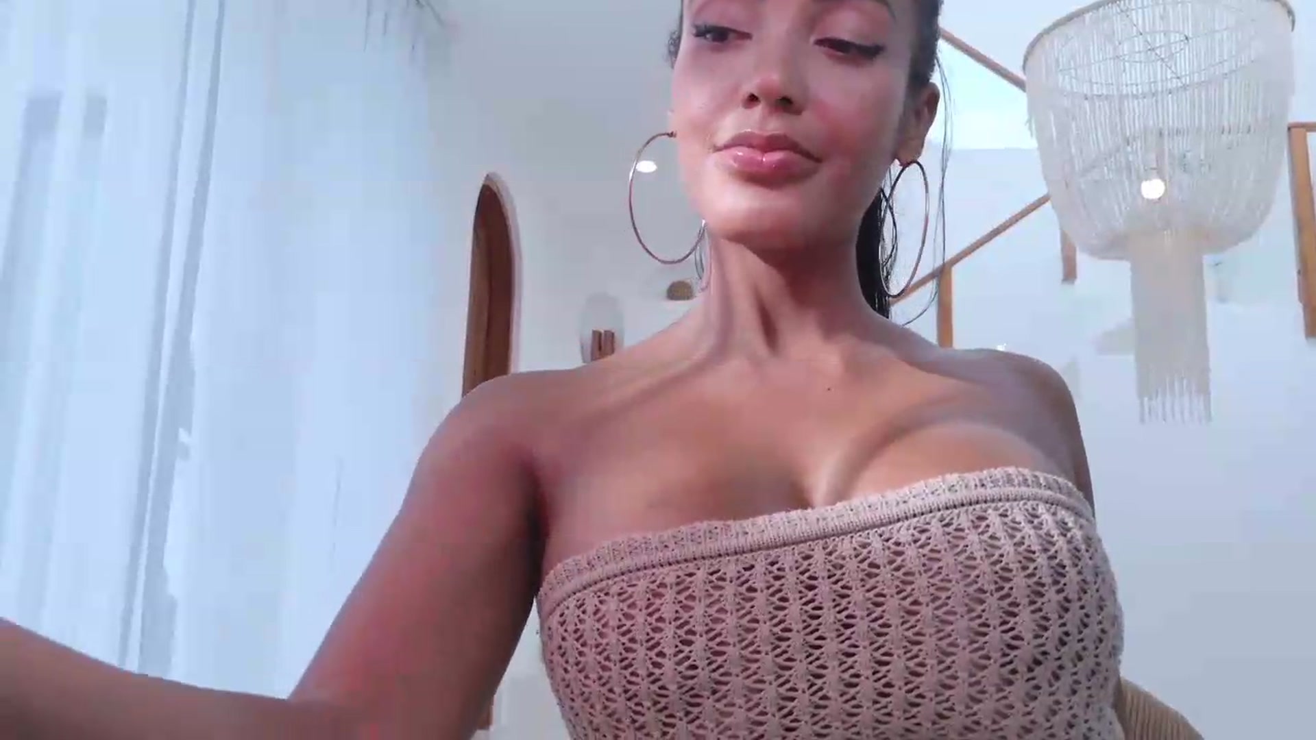 Gallery image thumbnail from TATIANNA's myfreecams stream on, 07/26/2026, 09:03 image 4 of 20