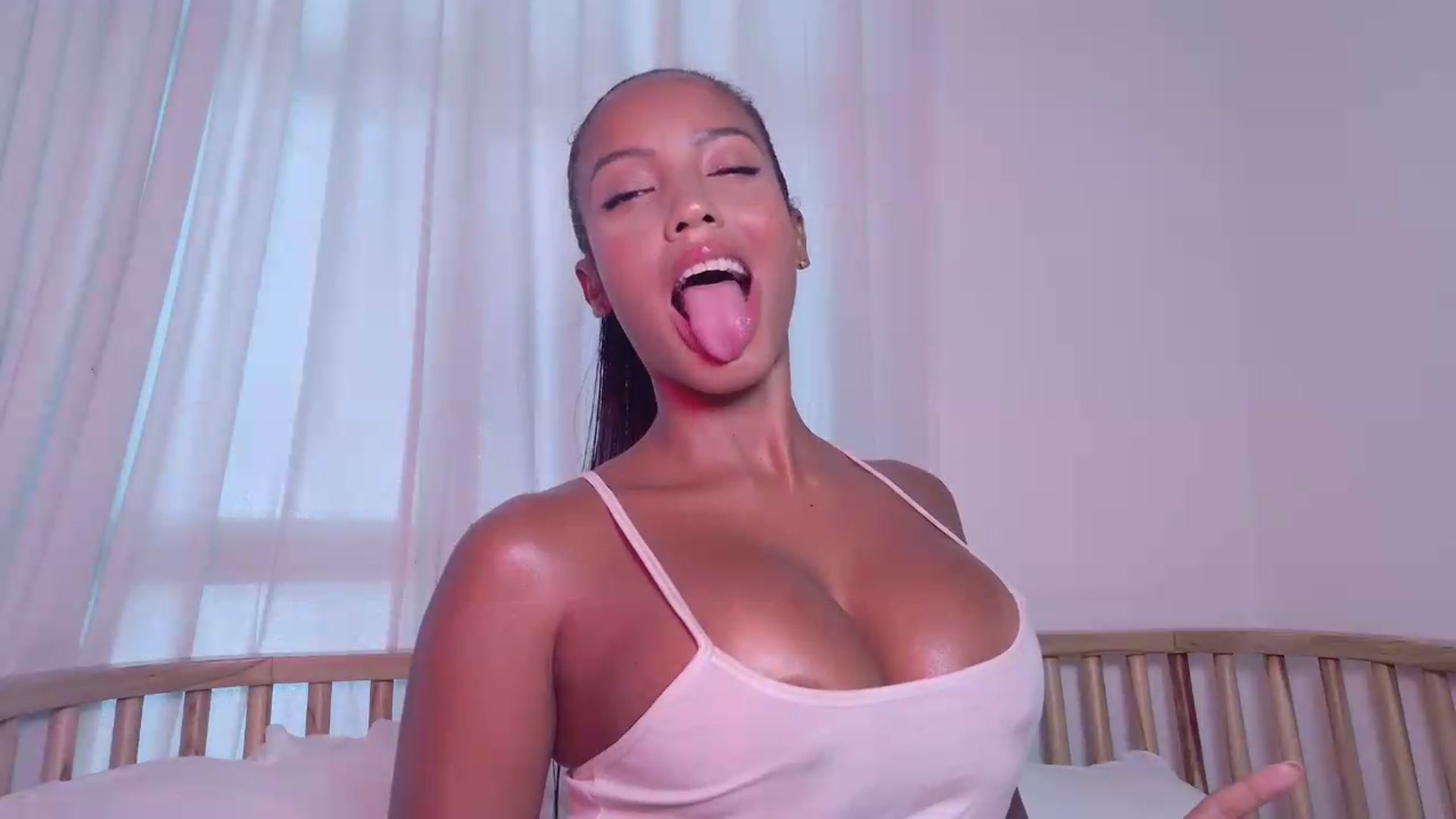 Gallery image thumbnail from TATIANNA's myfreecams stream on, 07/29/2026, 04:36 image 19 of 20