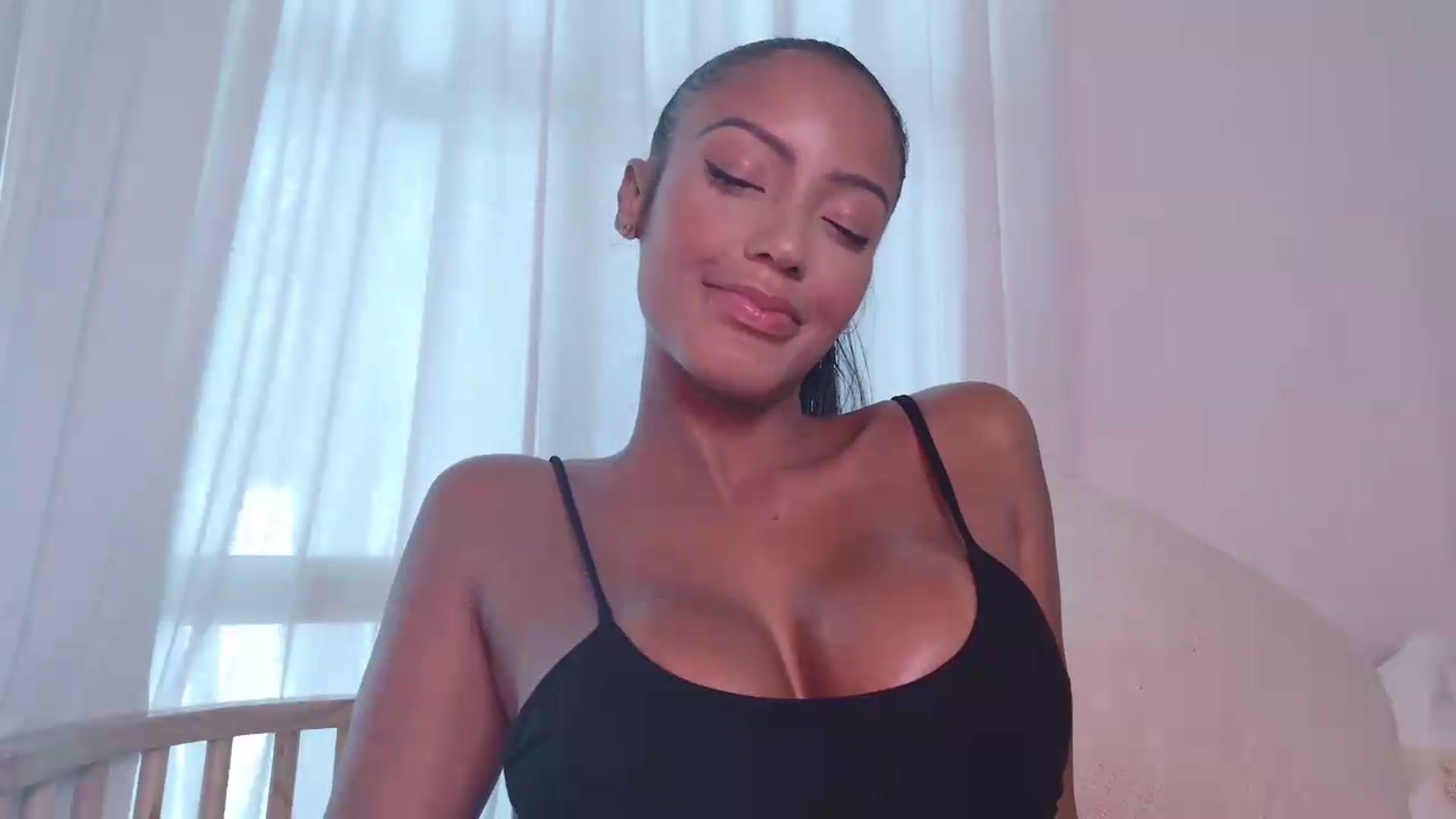 Gallery image thumbnail from TATIANNA's myfreecams stream on, 08/13/2026, 04:37 image 8 of 20