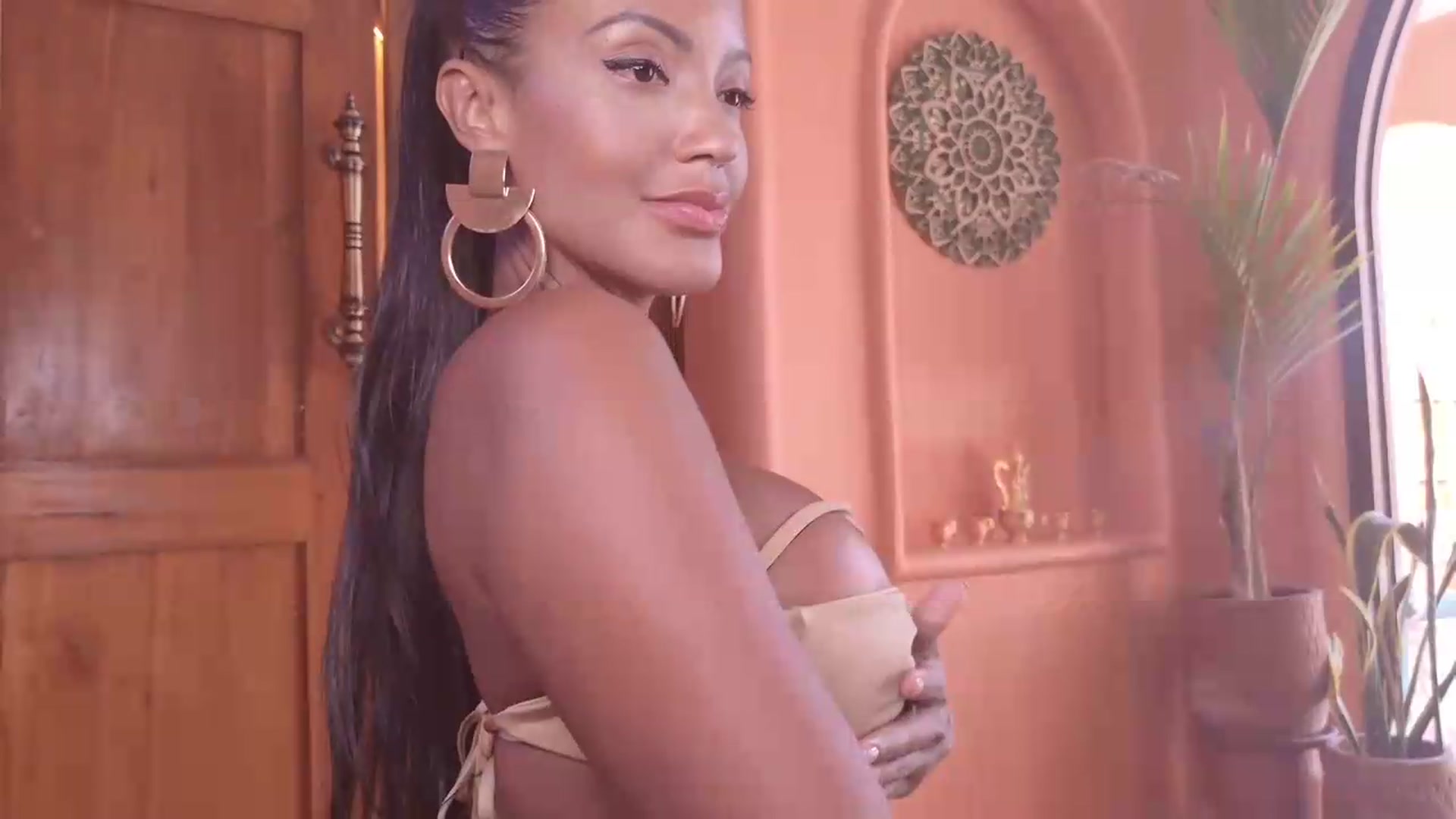 Gallery image thumbnail from TATIANNA's myfreecams stream on, 08/16/2026, 02:27 image 11 of 20