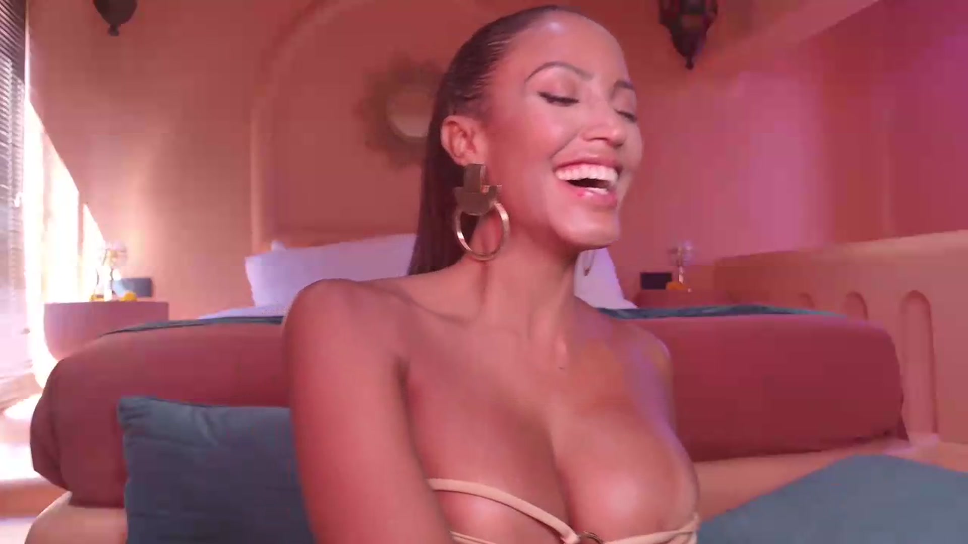 Gallery image thumbnail from TATIANNA's myfreecams stream on, 08/16/2026, 03:37 image 5 of 20