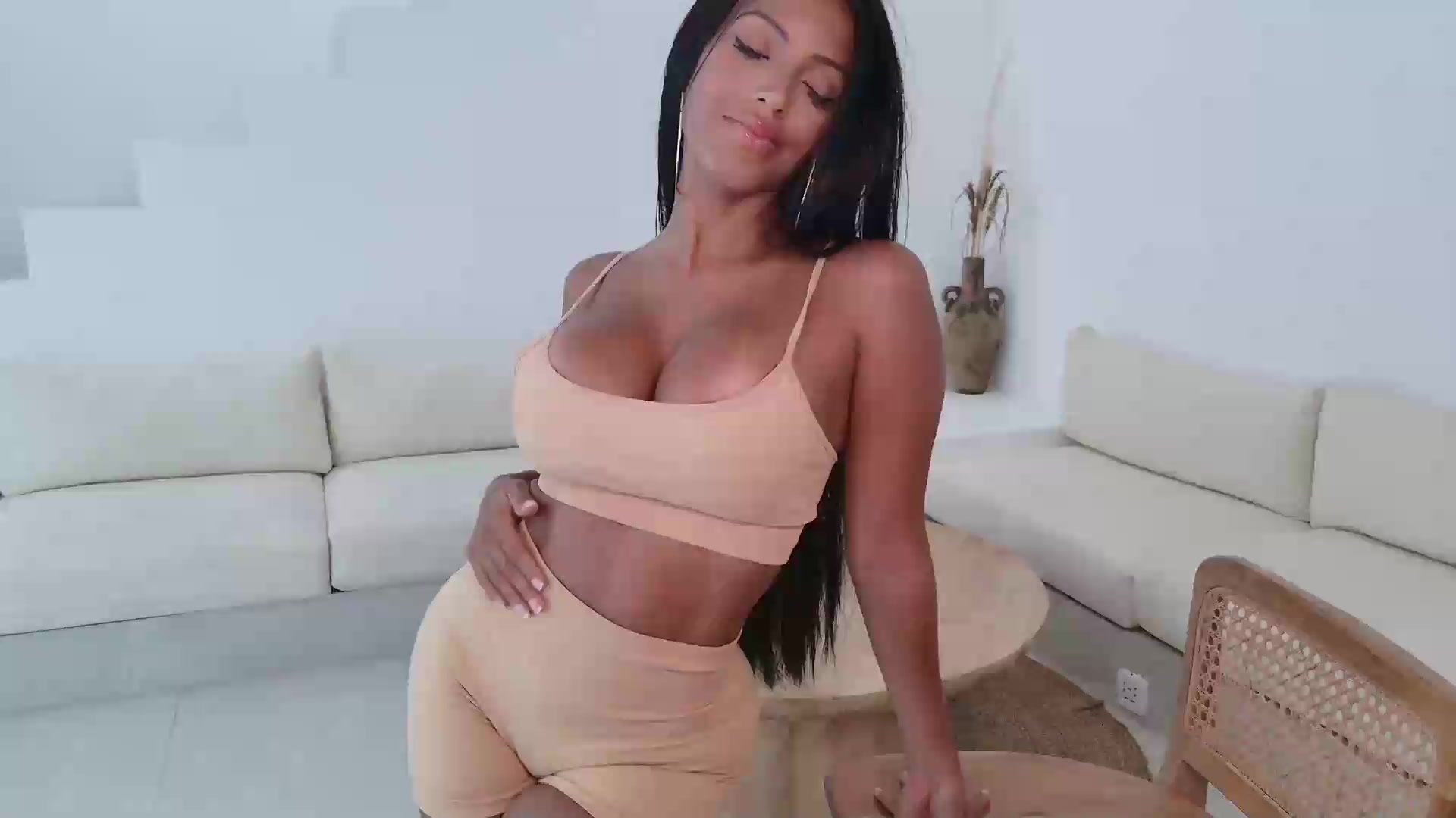 Gallery image thumbnail from TATIANNA's myfreecams stream on, 08/31/2026, 02:38 image 13 of 20