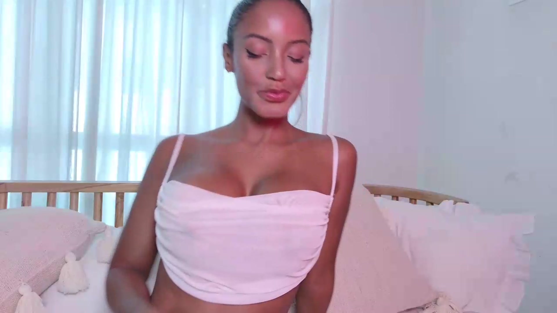 Gallery image thumbnail from TATIANNA's myfreecams stream on, 09/01/2026, 05:11 image 3 of 20